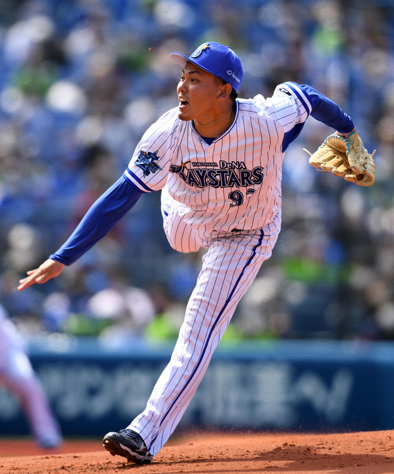 DeNA対ヤクルト　力投するDeNA先発の中川（撮影・横山健太）