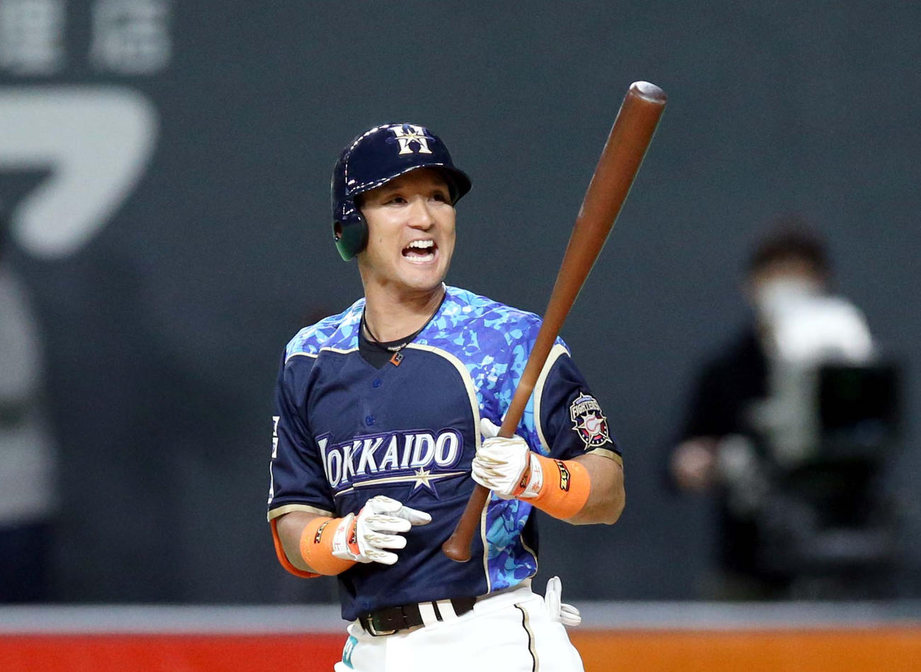 日本ハム対西武　9回裏日本ハム2死満塁、杉谷はサヨナラ押し出し四球を選ぶ（撮影・佐藤翔太）