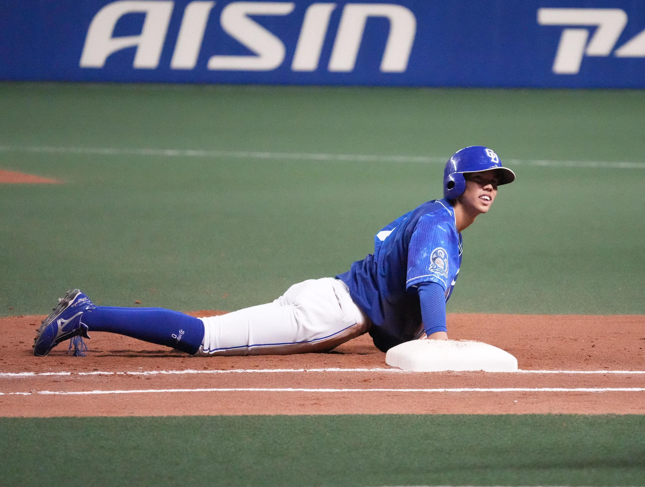 中日対DeNA 4回裏中日1死一塁、けん制死の高松（撮影・森本幸一）