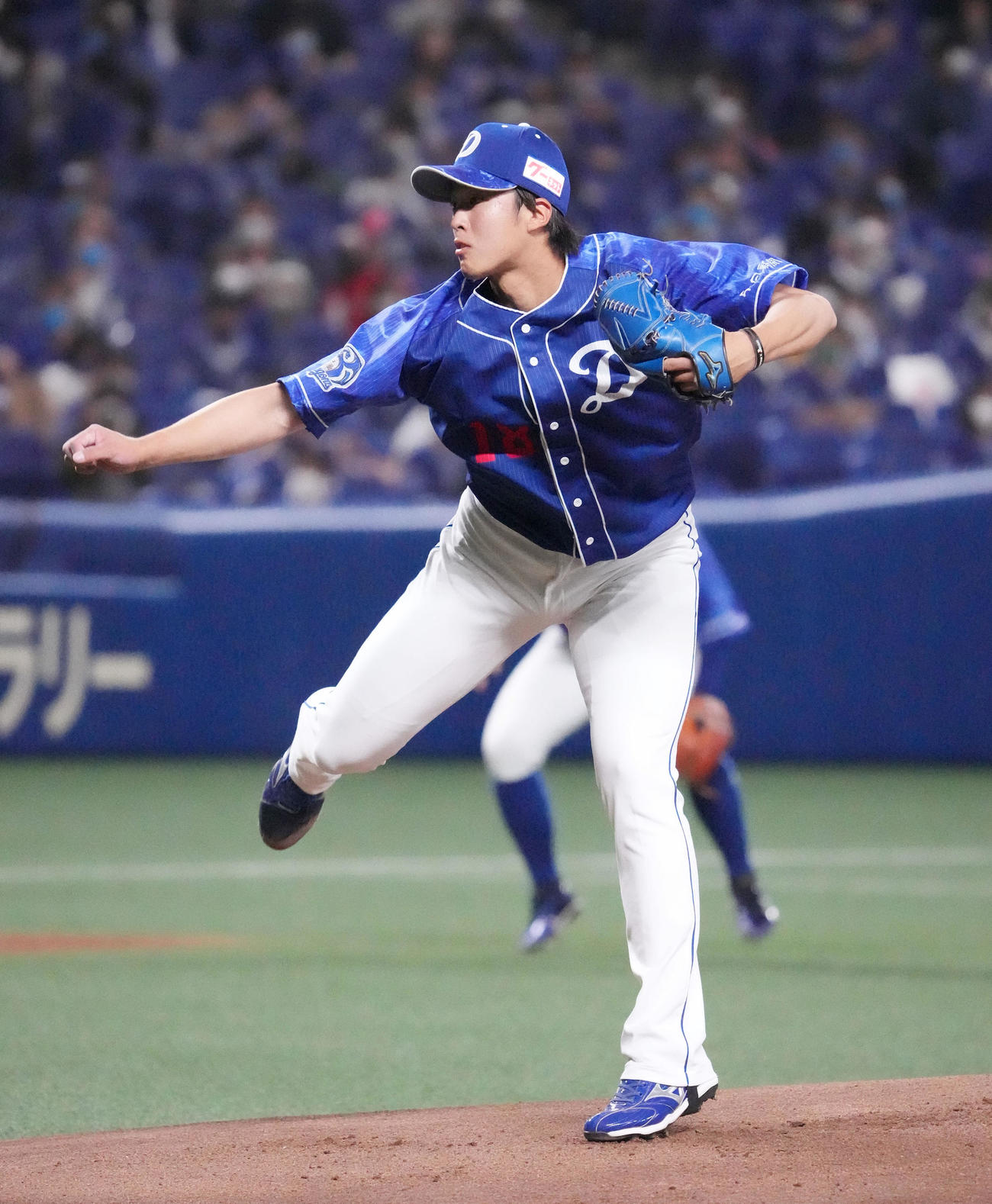 中日対DeNA 1回表、登板する中日先発の梅津（撮影・森本幸一）