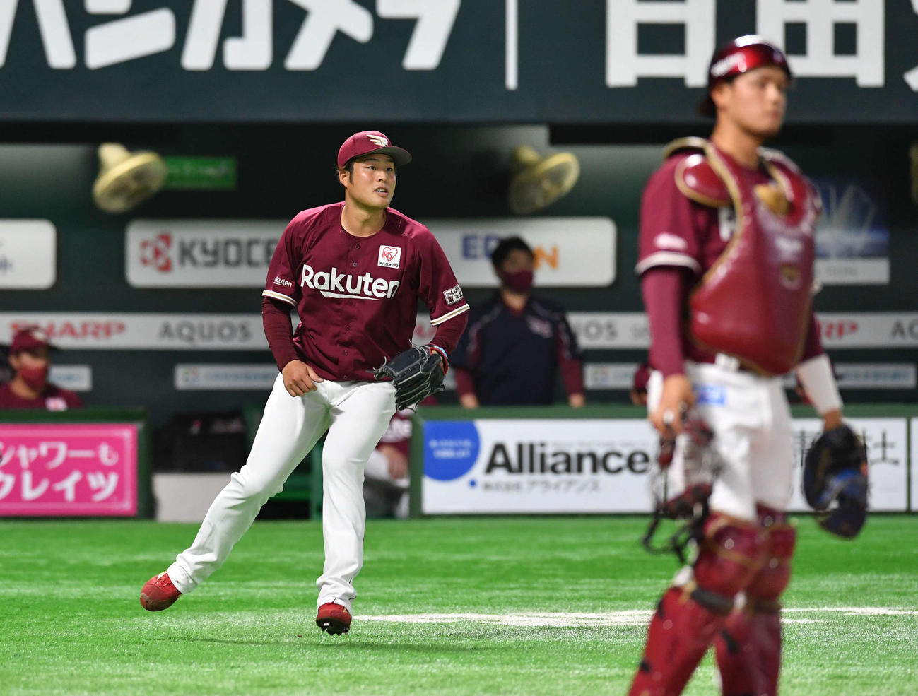 ソフトバンク対楽天　1回裏ソフトバンク1死二塁、栗原に右適時二塁打を打たれた滝中（撮影・岩下翔太）