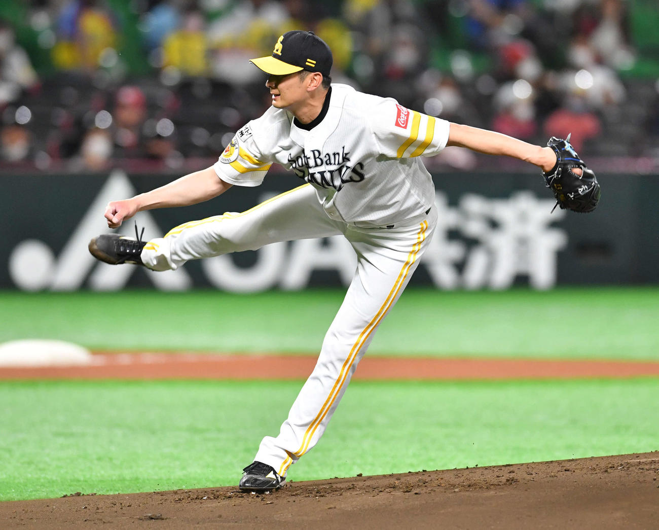 ソフトバンク対楽天　力投するソフトバンク先発の二保（撮影・岩下翔太）