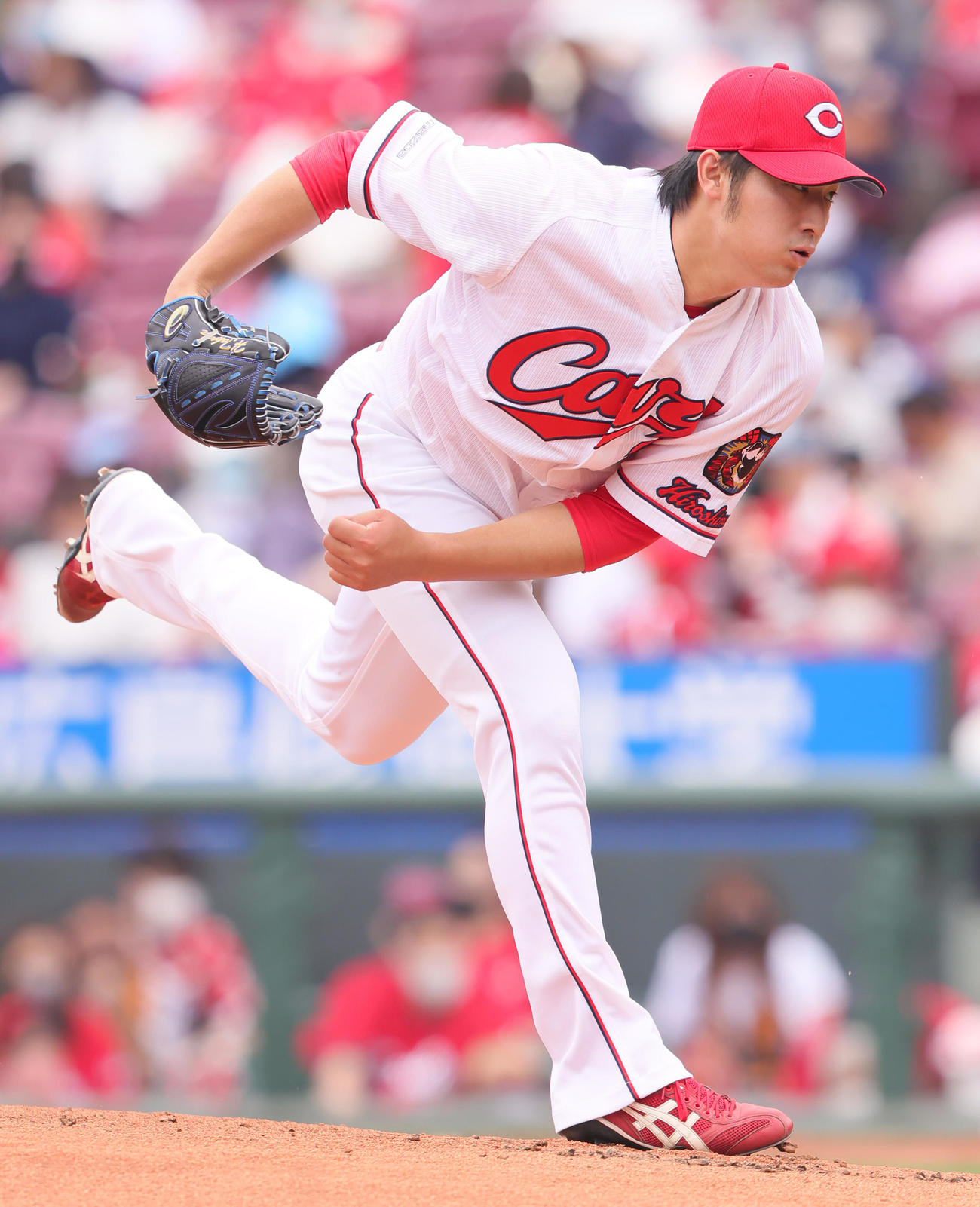 広島対巨人　広島先発の床田（撮影・足立雅史）
