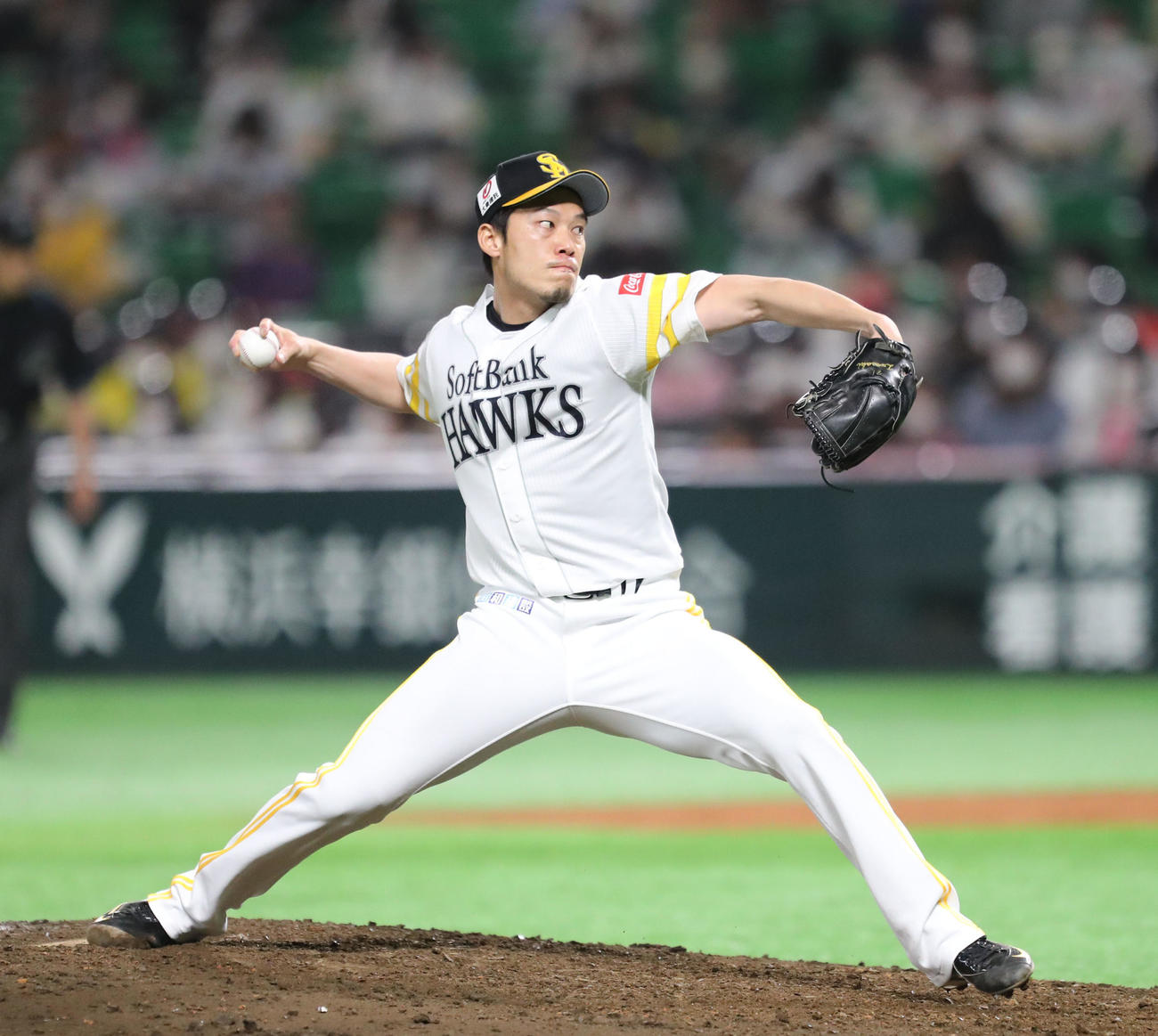 ソフトバンク対楽天　8回に登板したソフトバンク岩崎（撮影・梅根麻紀）