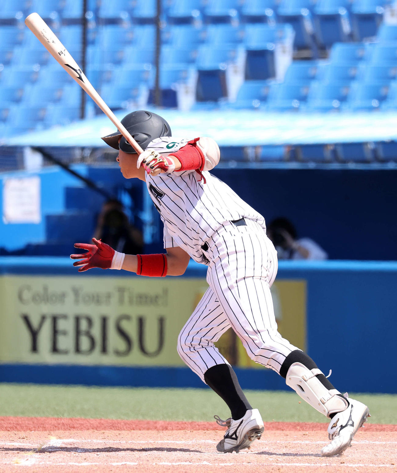 亜大対東洋大　5回表亜大2死二、三塁、黒川は右前適時打を放つ（撮影・鈴木正人）