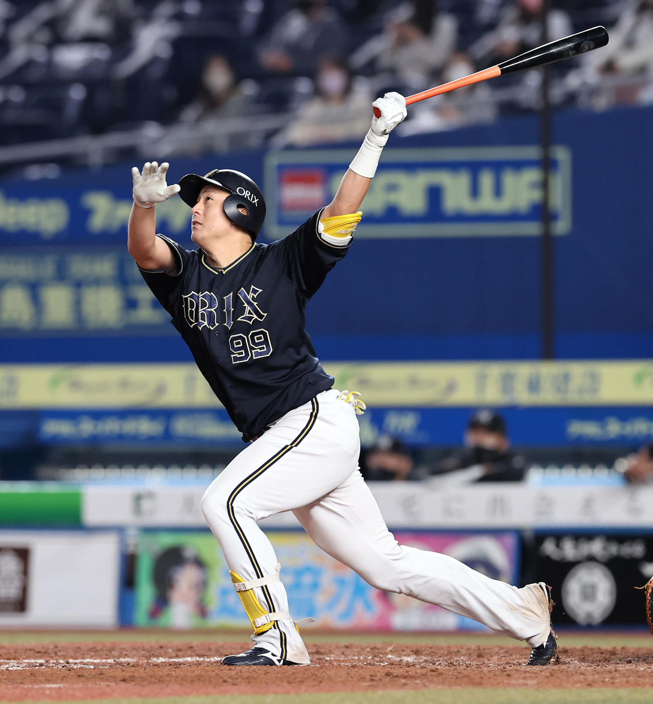 ロッテ対オリックス　7回表オリックス無死、ソロ本塁打を放つ杉本（撮影・垰建太）