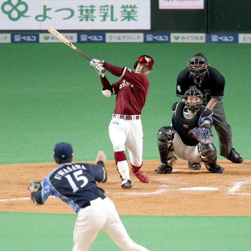 日本ハム対楽天　5回表楽天無死、茂木は右越え本塁打を放つ。投手は日本ハム上沢（撮影・佐藤翔太）
