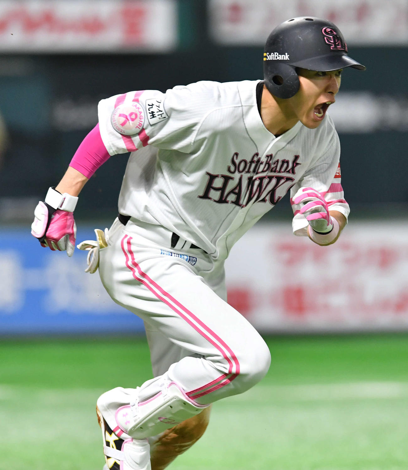 ソフトバンク対西武　7回裏ソフトバンク2死三塁、勝ち越しの右前適時打を放ち、ほえる柳田（撮影・岩下翔太）
