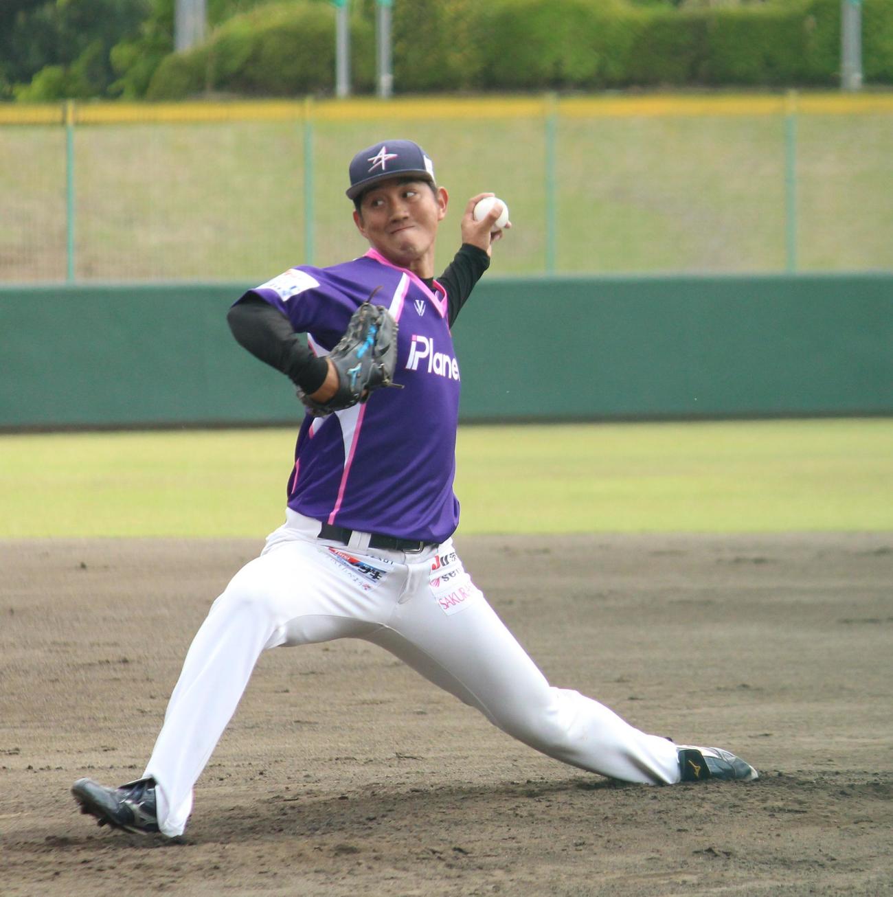 茨城対栃木　先発し5回を被安打2の1失点に抑えたBC・茨城の浜矢（撮影・保坂恭子）