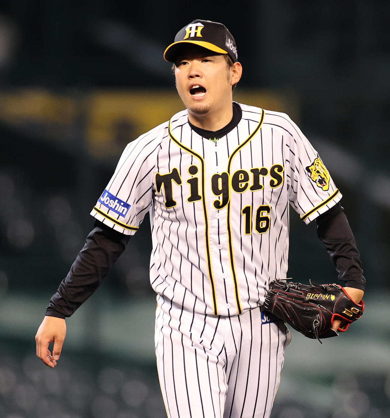 阪神対中日　7回4失点で登板を終える西勇輝（撮影・清水貴仁）