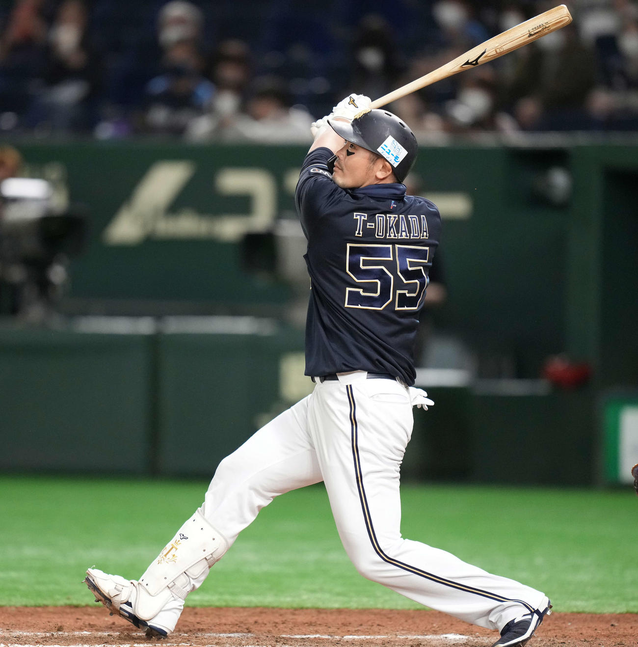 日本ハム対オリックス　8回表オリックス無死、左越えソロ本塁打を放つ代打T－岡田（撮影・鈴木みどり）