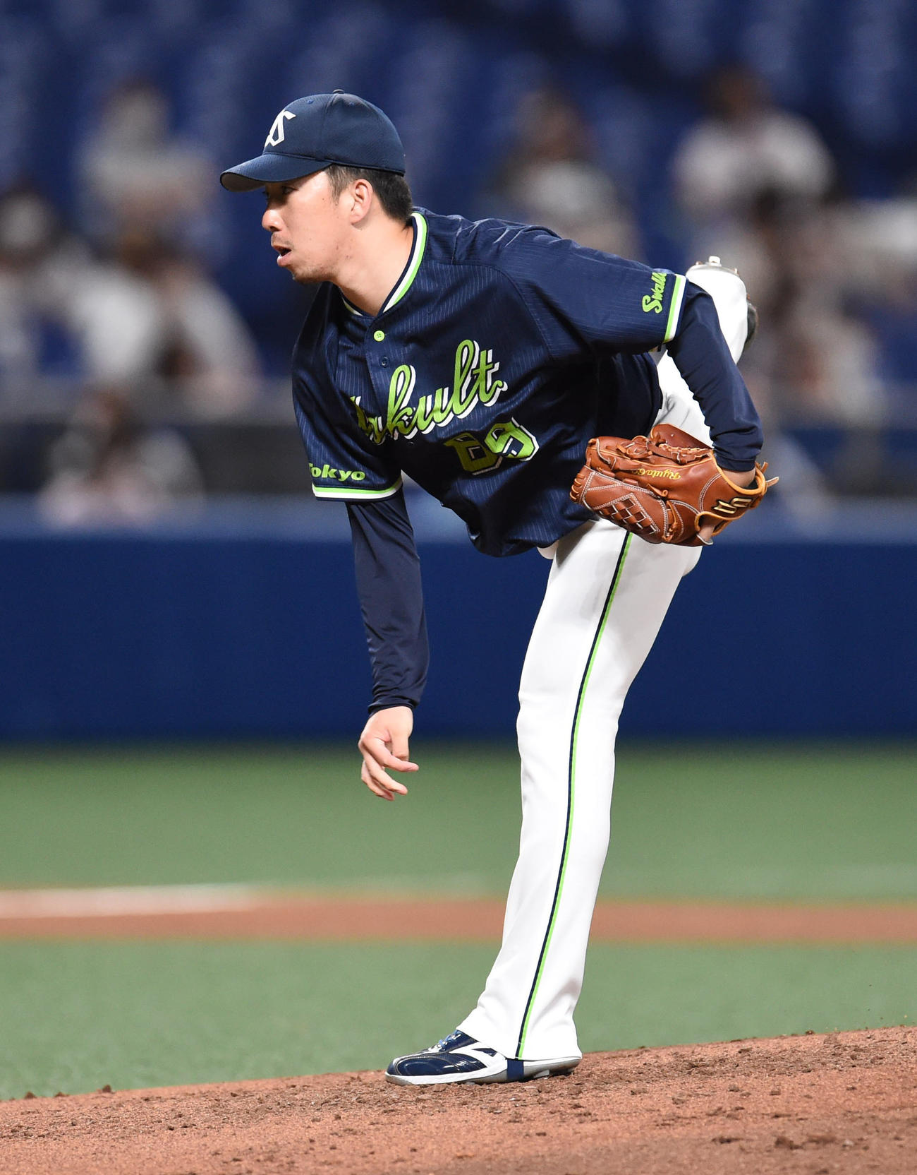 中日対ヤクルト　3回裏中日1死一、二塁、ヤクルト2番手で登板する今野（撮影・森本幸一）