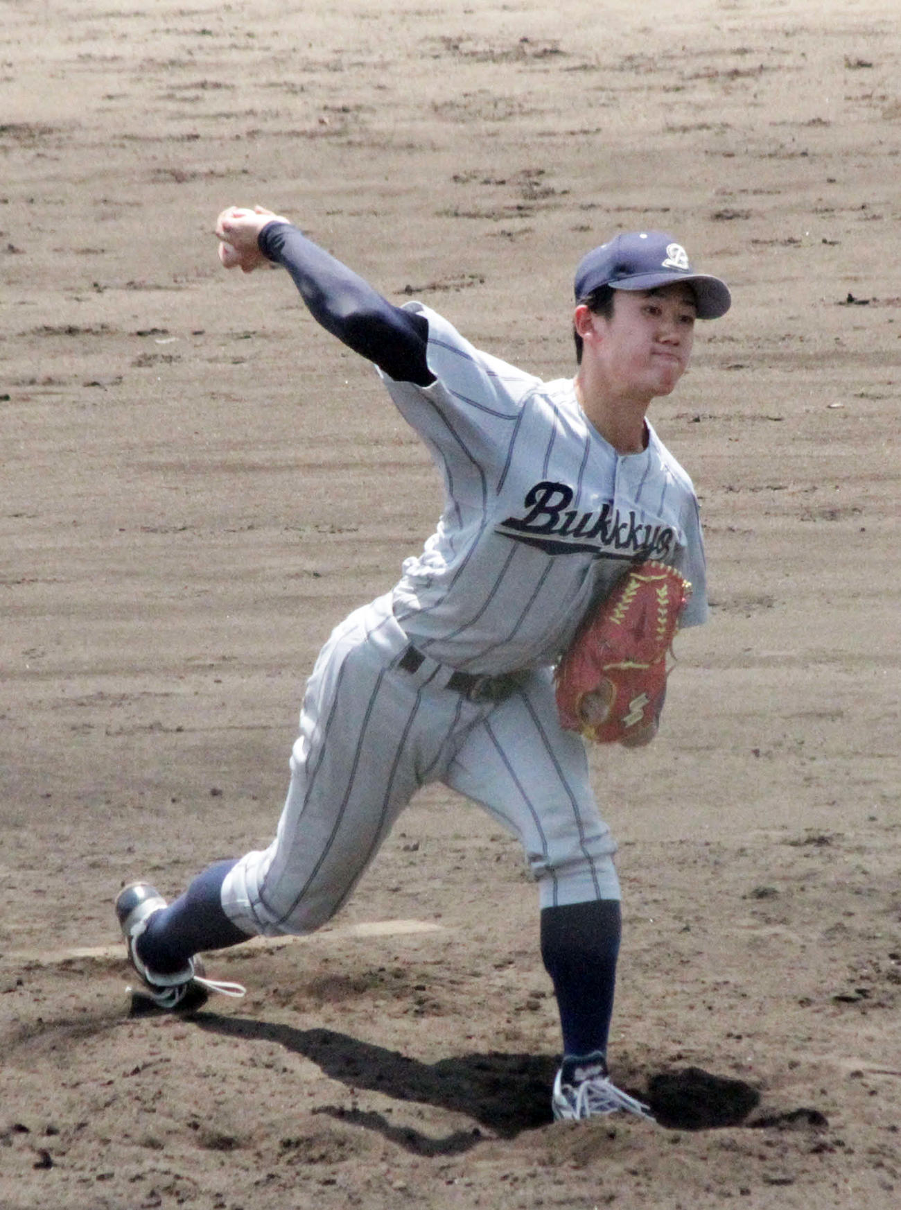 7回途中まで1失点の力投を見せた佛教大の先発木村光