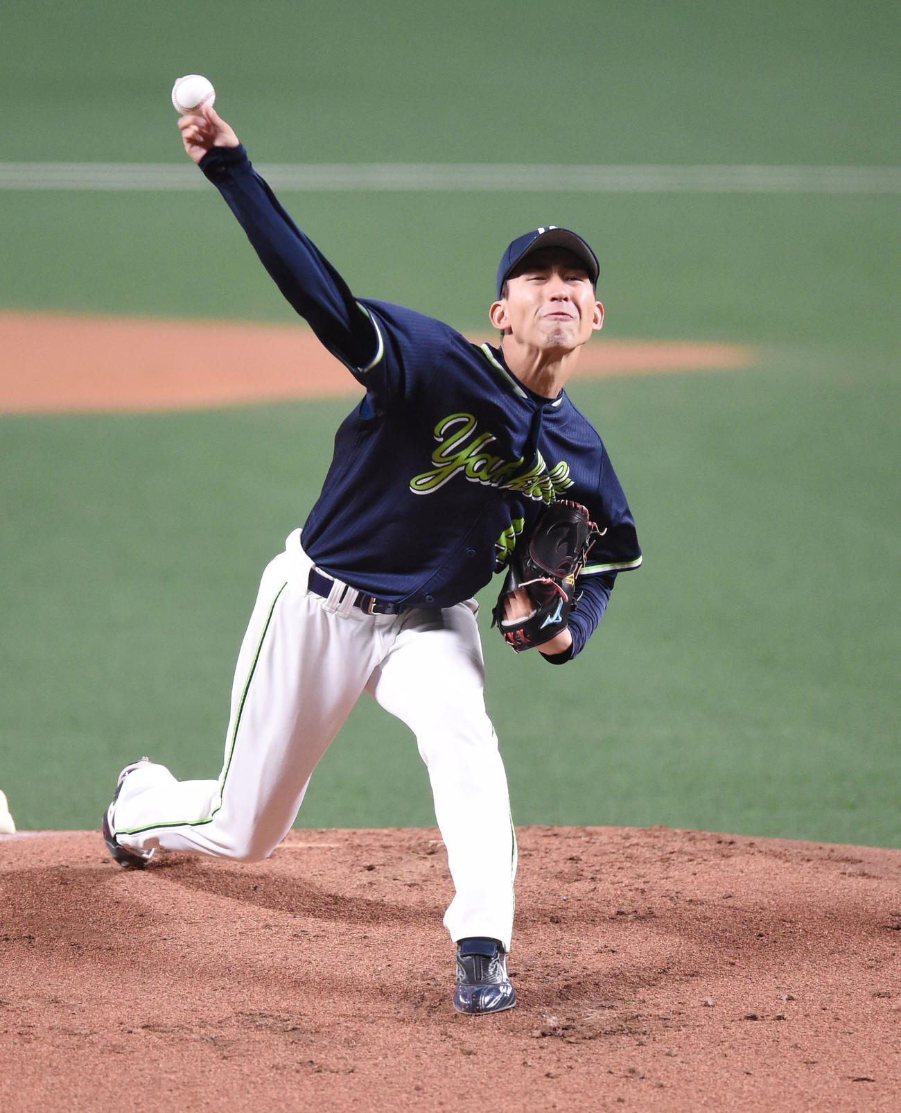 中日対ヤクルト　1回裏、登板するヤクルト先発の金久保（撮影・森本幸一）