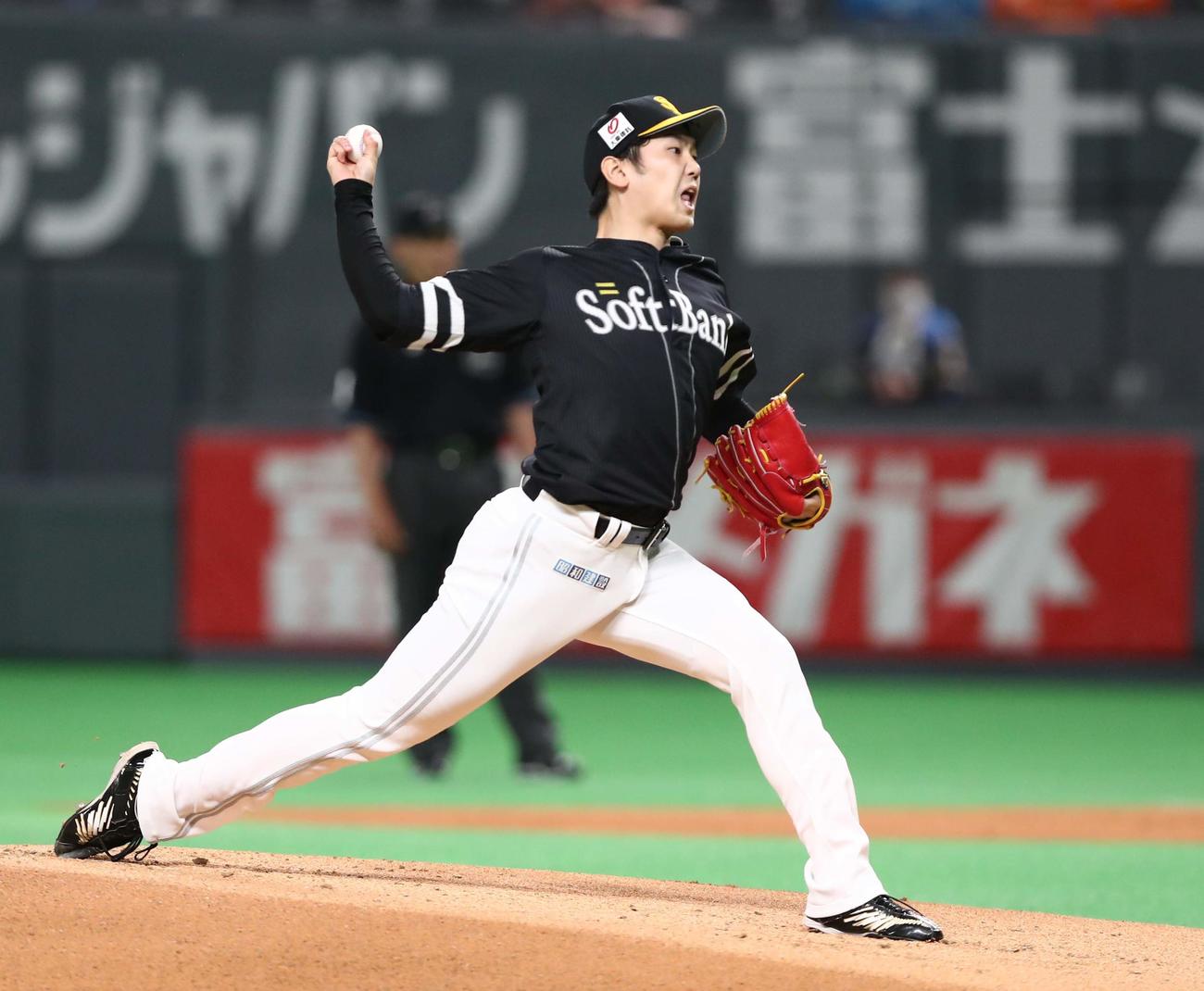 日本ハム対ソフトバンク　ソフトバンク先発の石川（撮影・黒川智章）