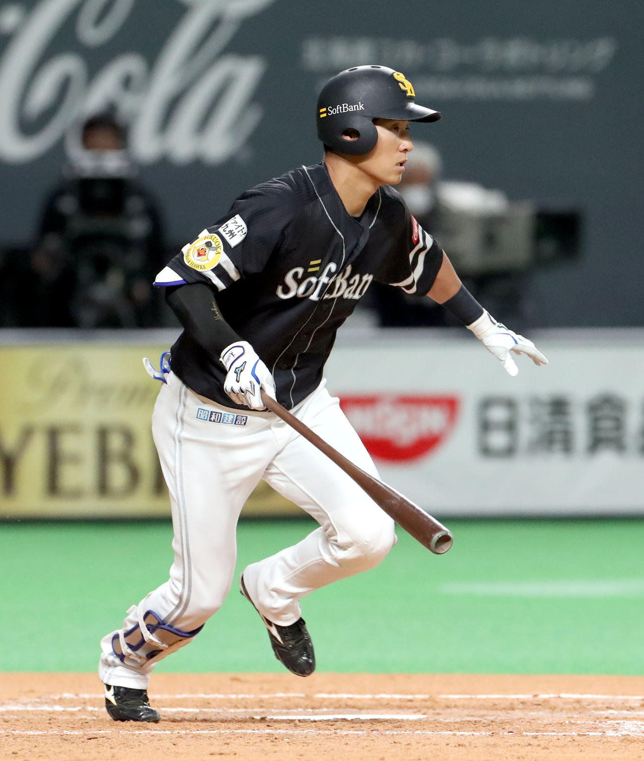日本ハム対ソフトバンク　3回表ソフトバンク2死満塁、上林は右前適時打を放つ（撮影・佐藤翔太）