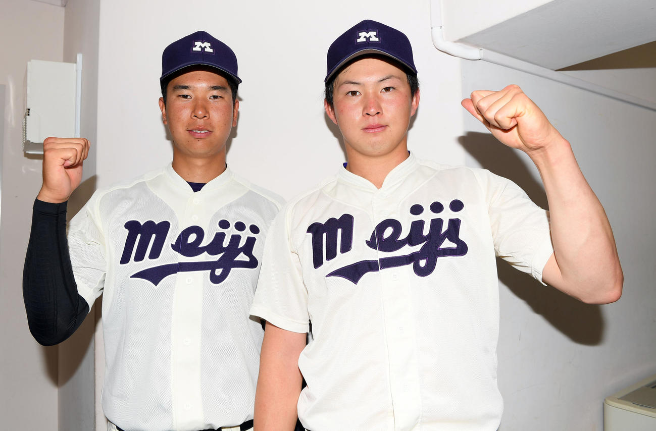 早大対明大　明大の上田（左）と竹田（撮影・たえ見朱実）