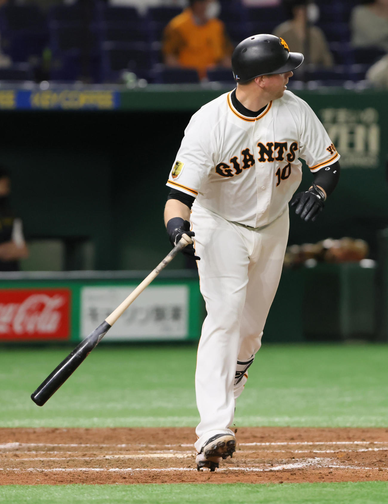 巨人対阪神　5回裏巨人2死一、三塁、スモーク（中央）は左越え3点本塁打を放つ（撮影・足立雅史）
