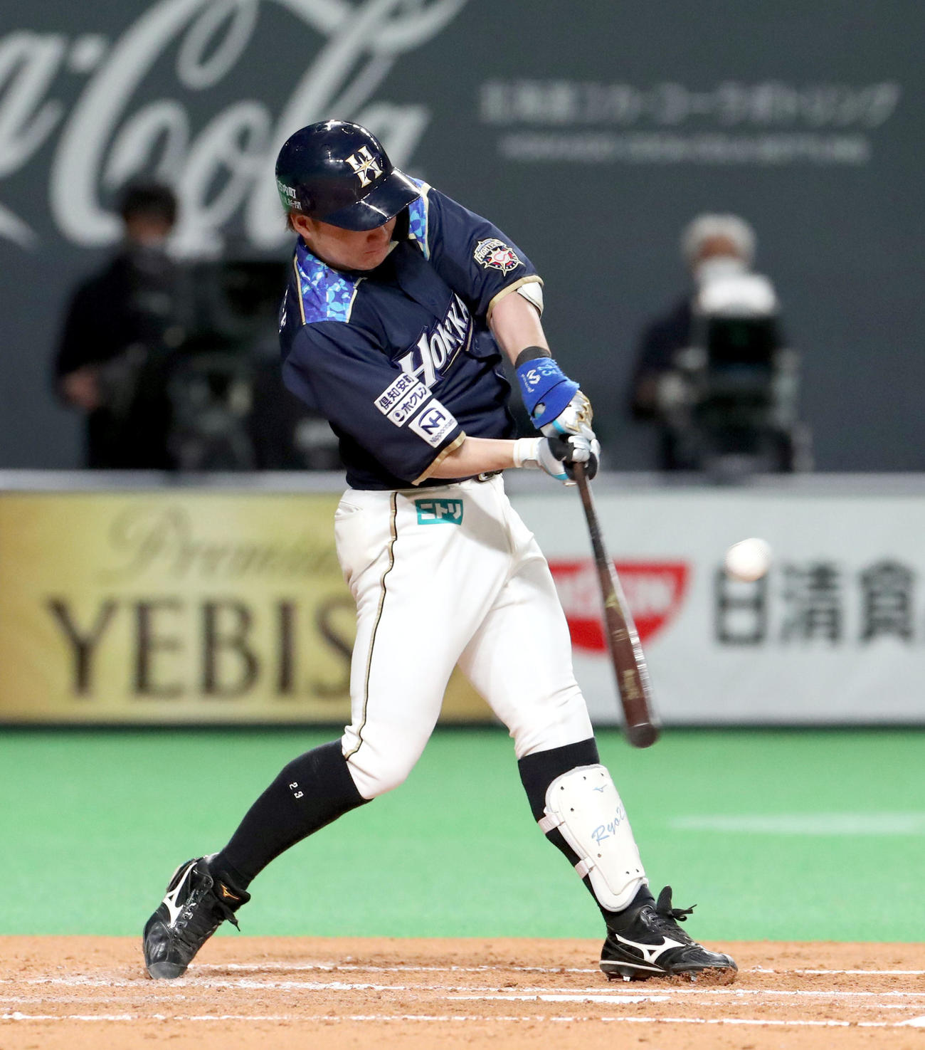 日本ハム対ソフトバンク　3回裏日本ハム1死、渡辺は右前打を放つ（撮影・佐藤翔太）