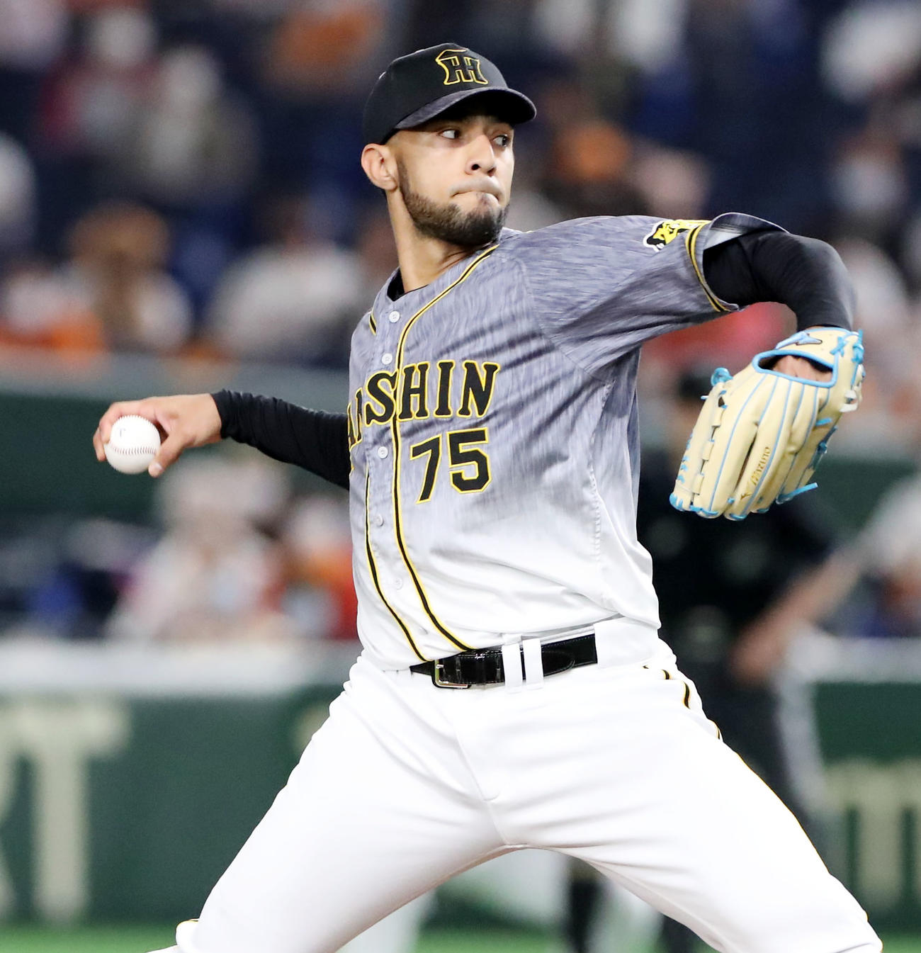 巨人対阪神　9回裏に登板し無失点ピッチングを見せたスアレス（撮影・加藤哉）