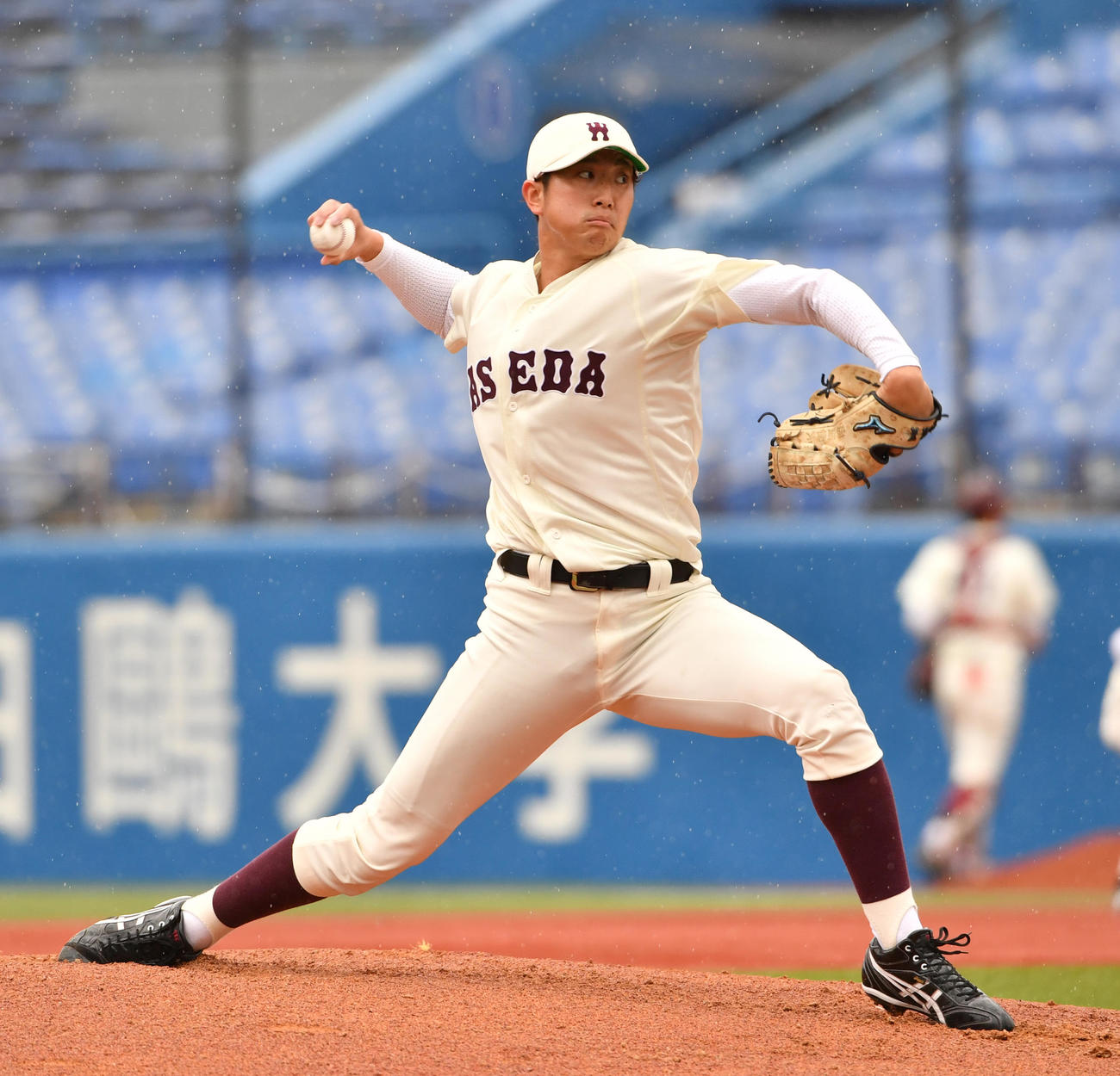 明大対早大　先発した早大・西垣（撮影・柴田隆二）