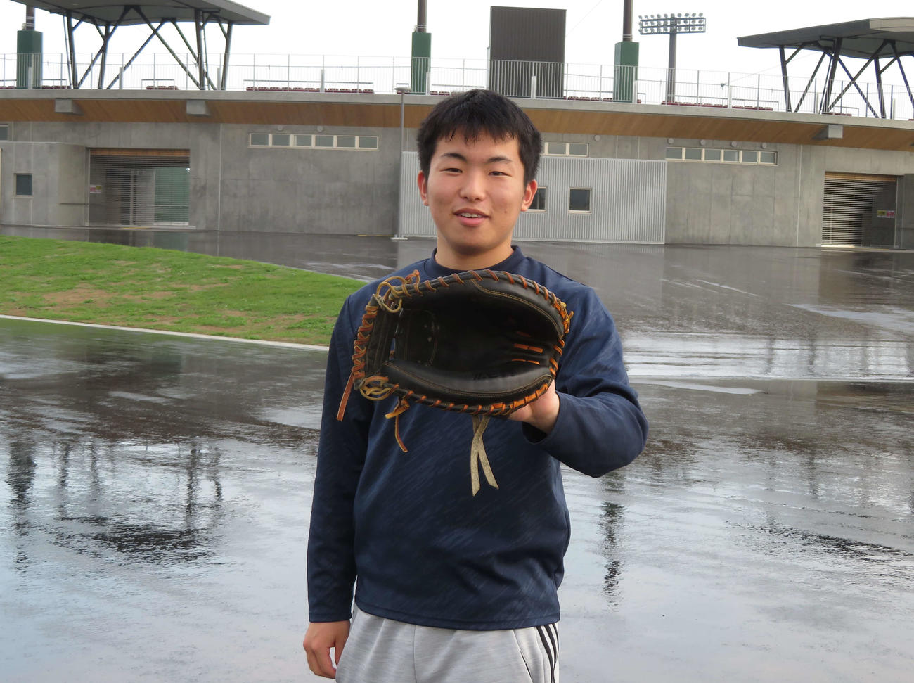 ロッテ佐々木朗と大船渡高時代にバッテリーを組んだ及川恵介さん（撮影・金子真仁）
