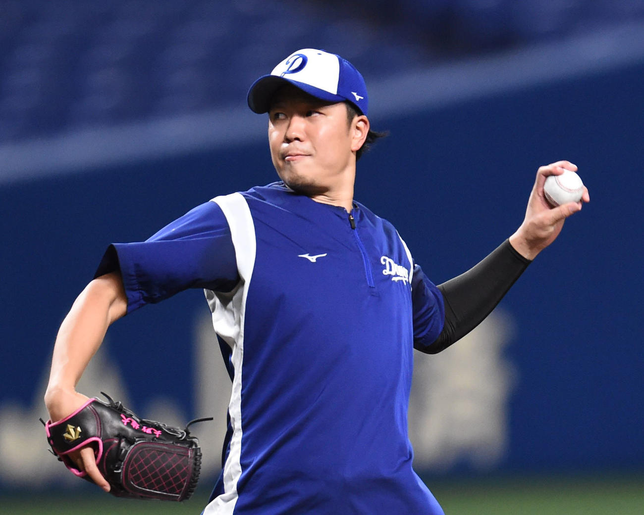 中日投手練習　マウンドを利用し投球練習をする大野雄（撮影・森本幸一）