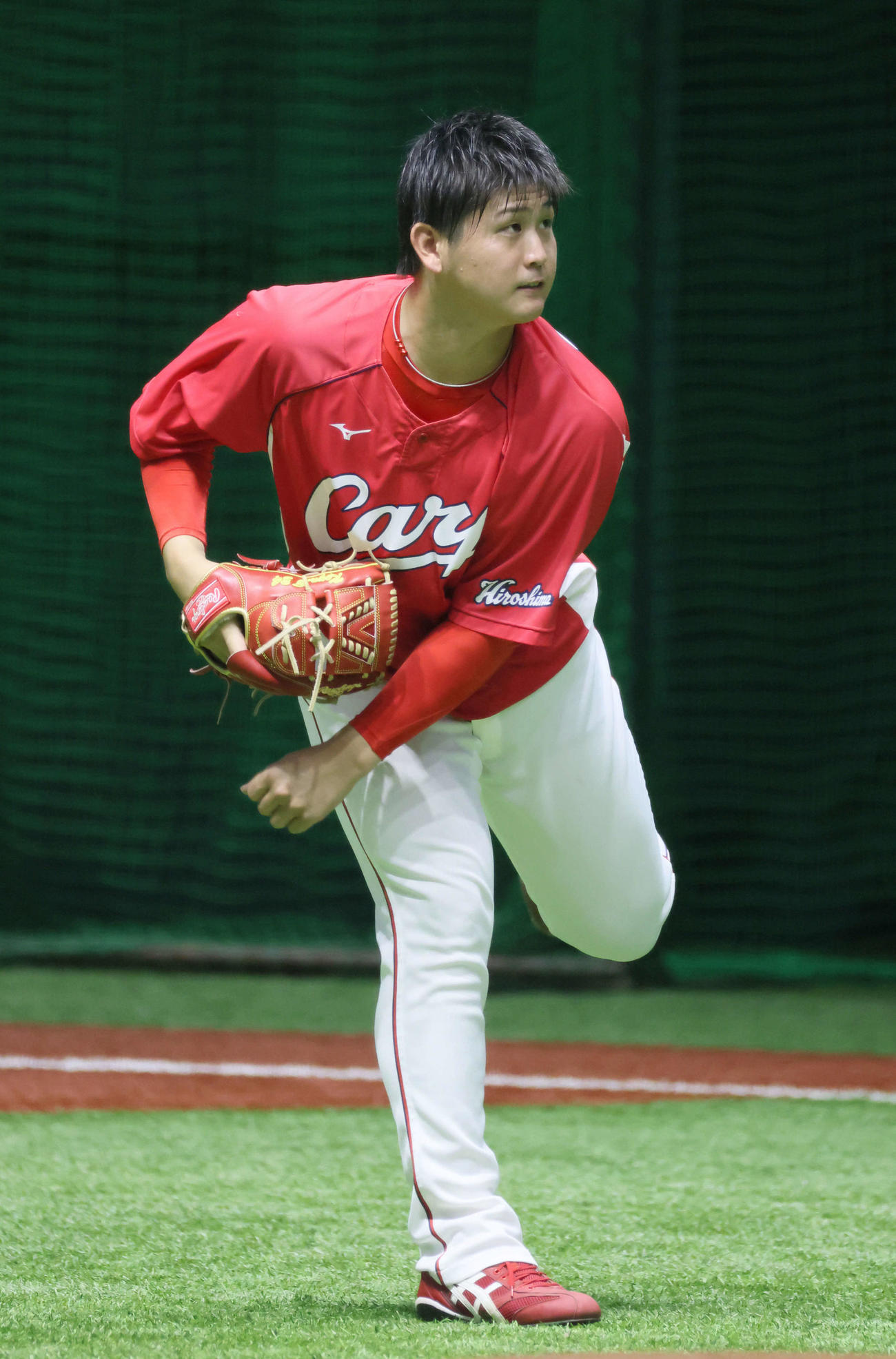 広島投手指名練習　キャッチボールをする高橋昂（撮影・加藤孝規）