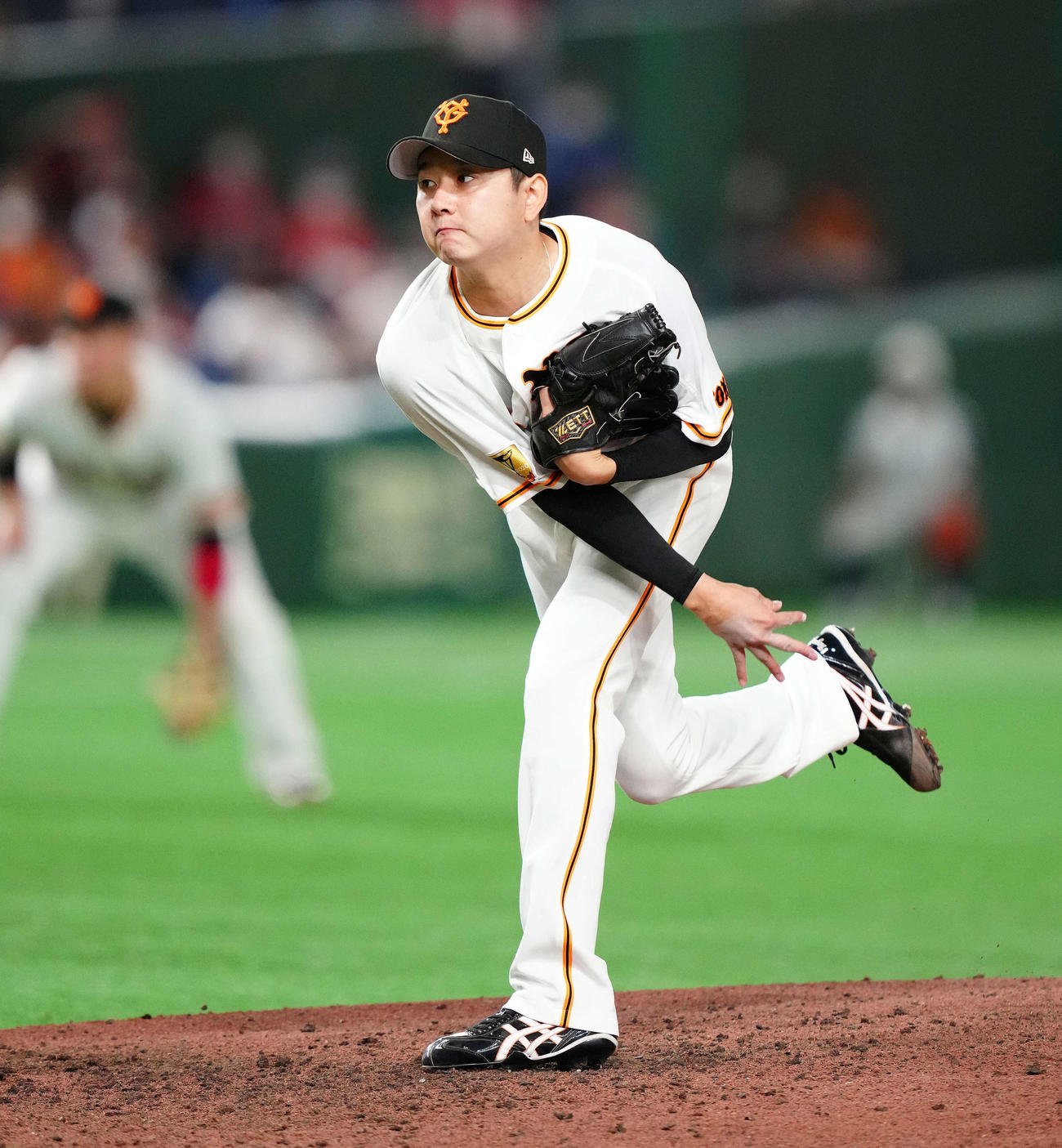 巨人対広島　巨人2番手の野上（撮影・江口和貴）
