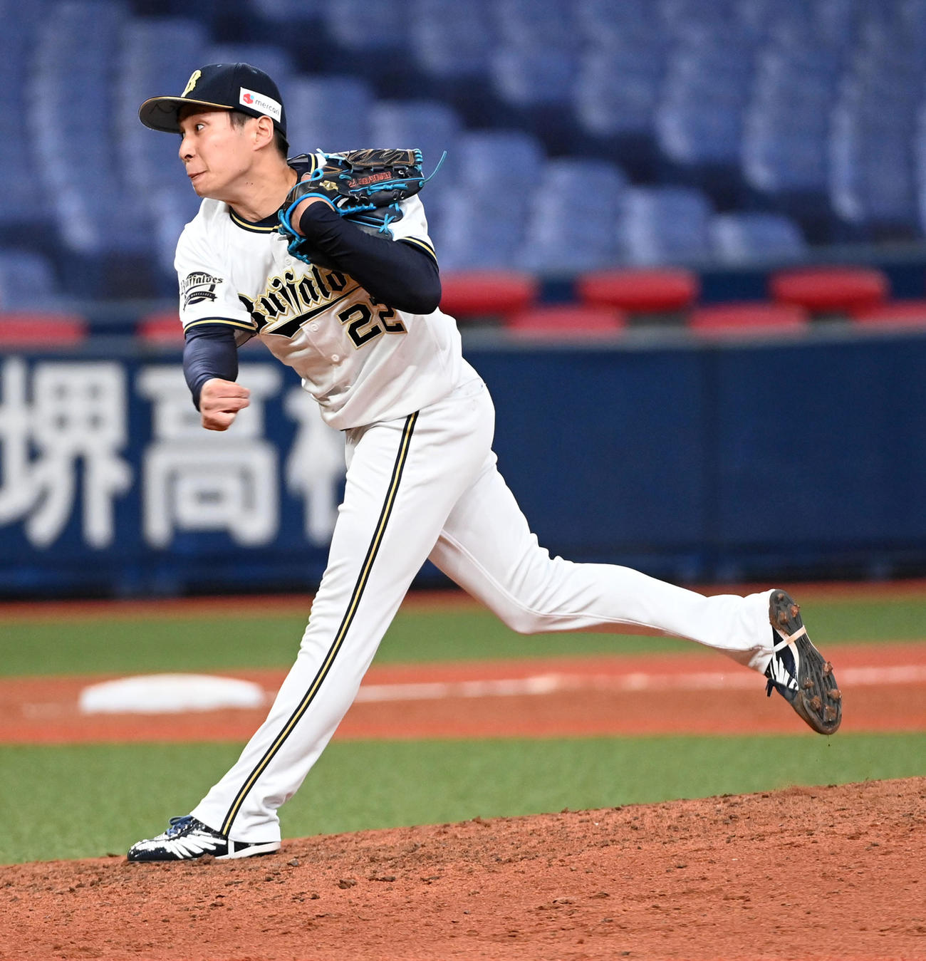 オリックス対ロッテ　オリックス6番手の村西（撮影・前岡正明）