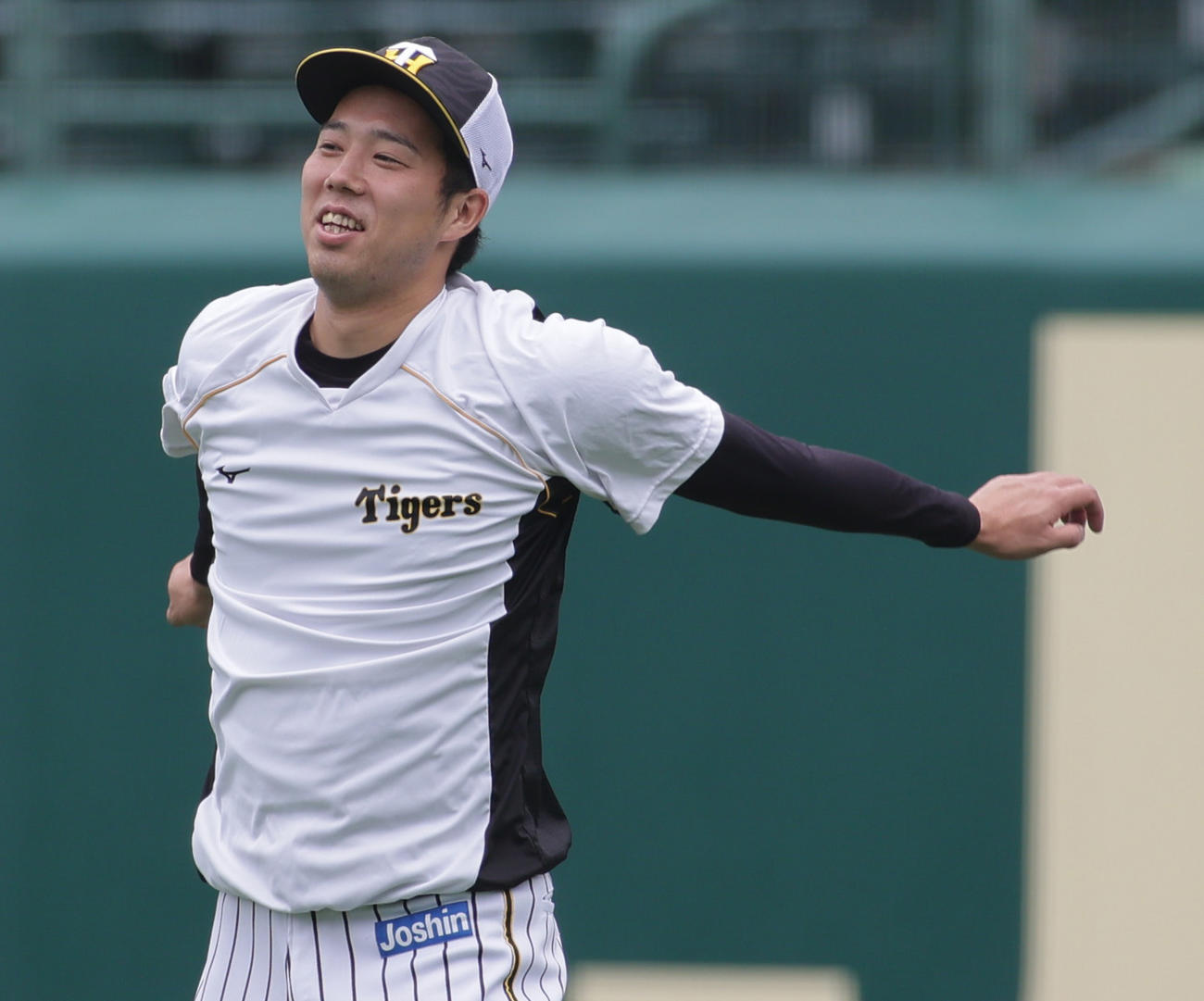 阪神対ヤクルト　練習を行う青柳（撮影・清水貴仁）