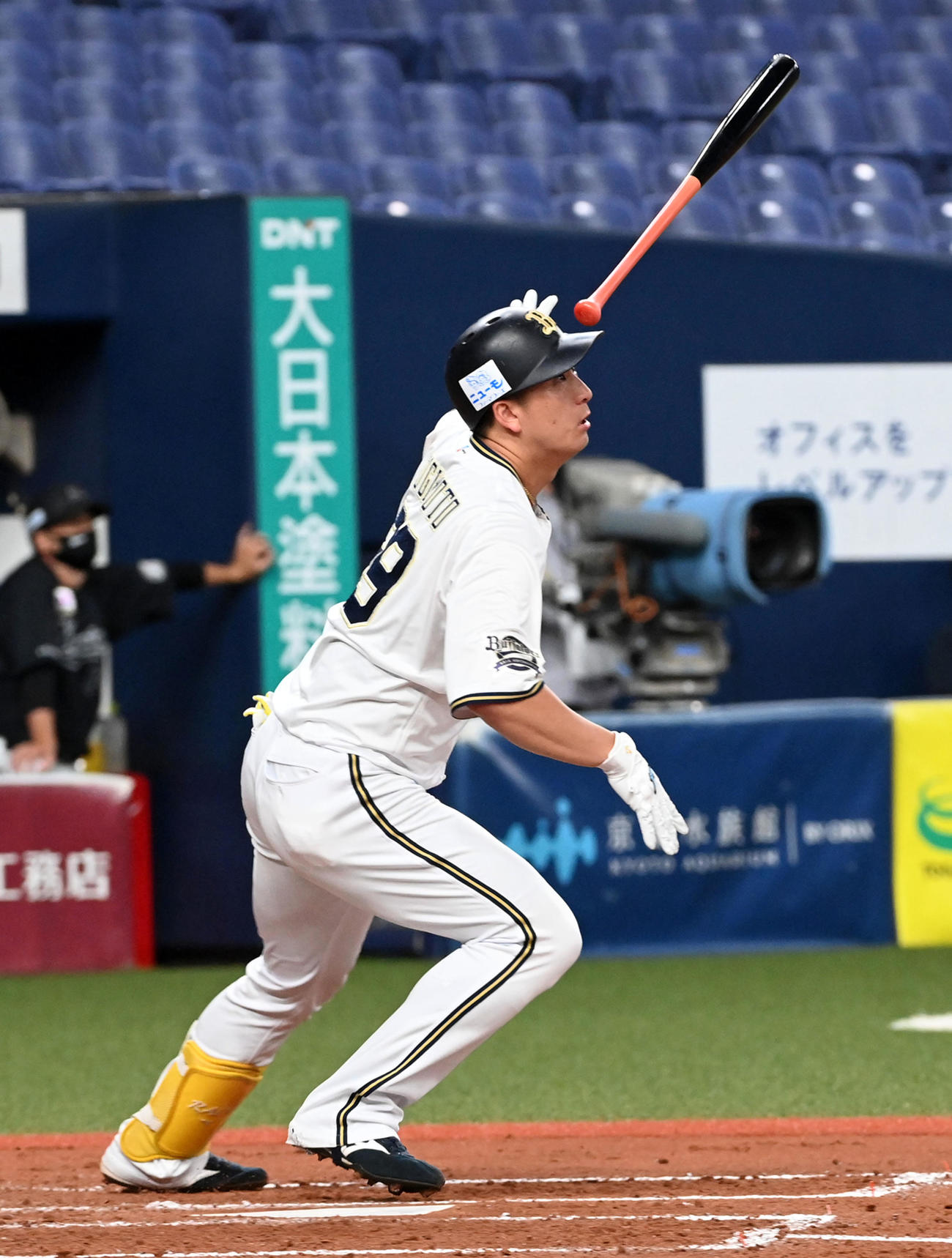 オリックス対ロッテ　2回裏オリックス無死、杉本は右中間に先制本塁打を放つ（撮影・前岡正明）