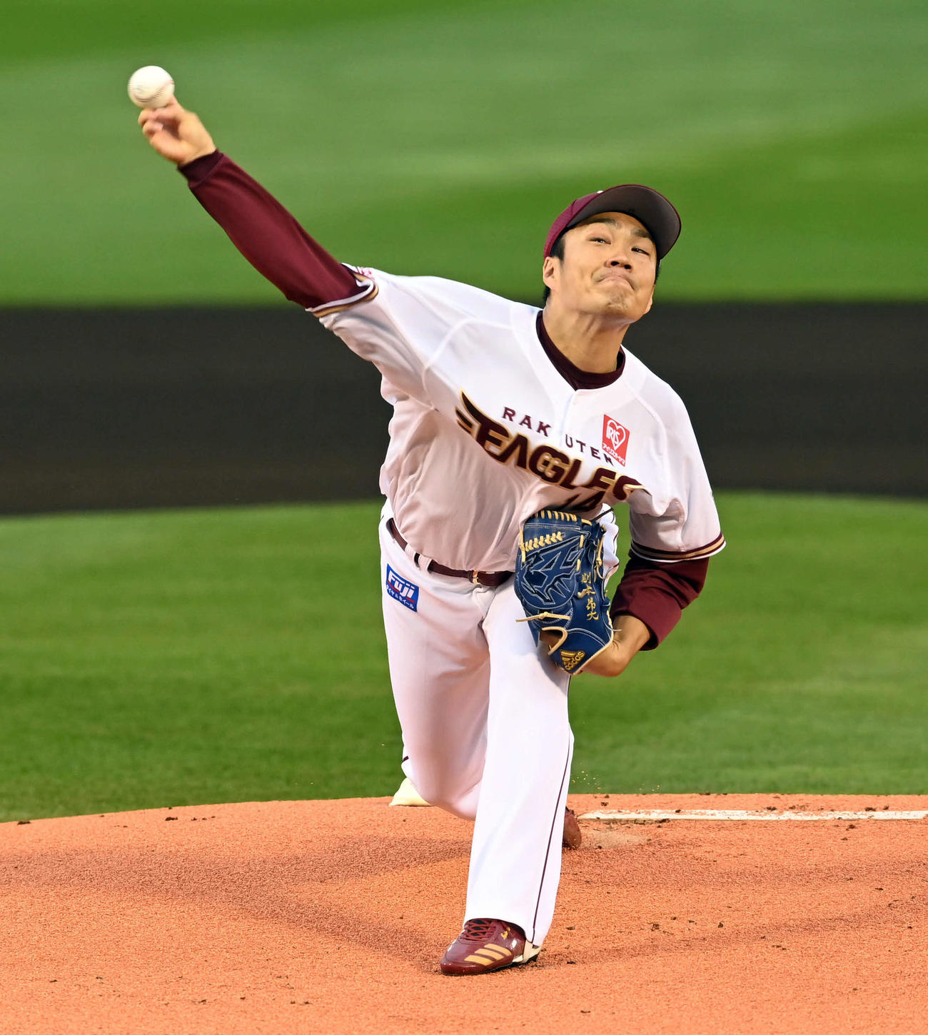 楽天対日本ハム　楽天の先発則本昂（撮影・たえ見朱実）