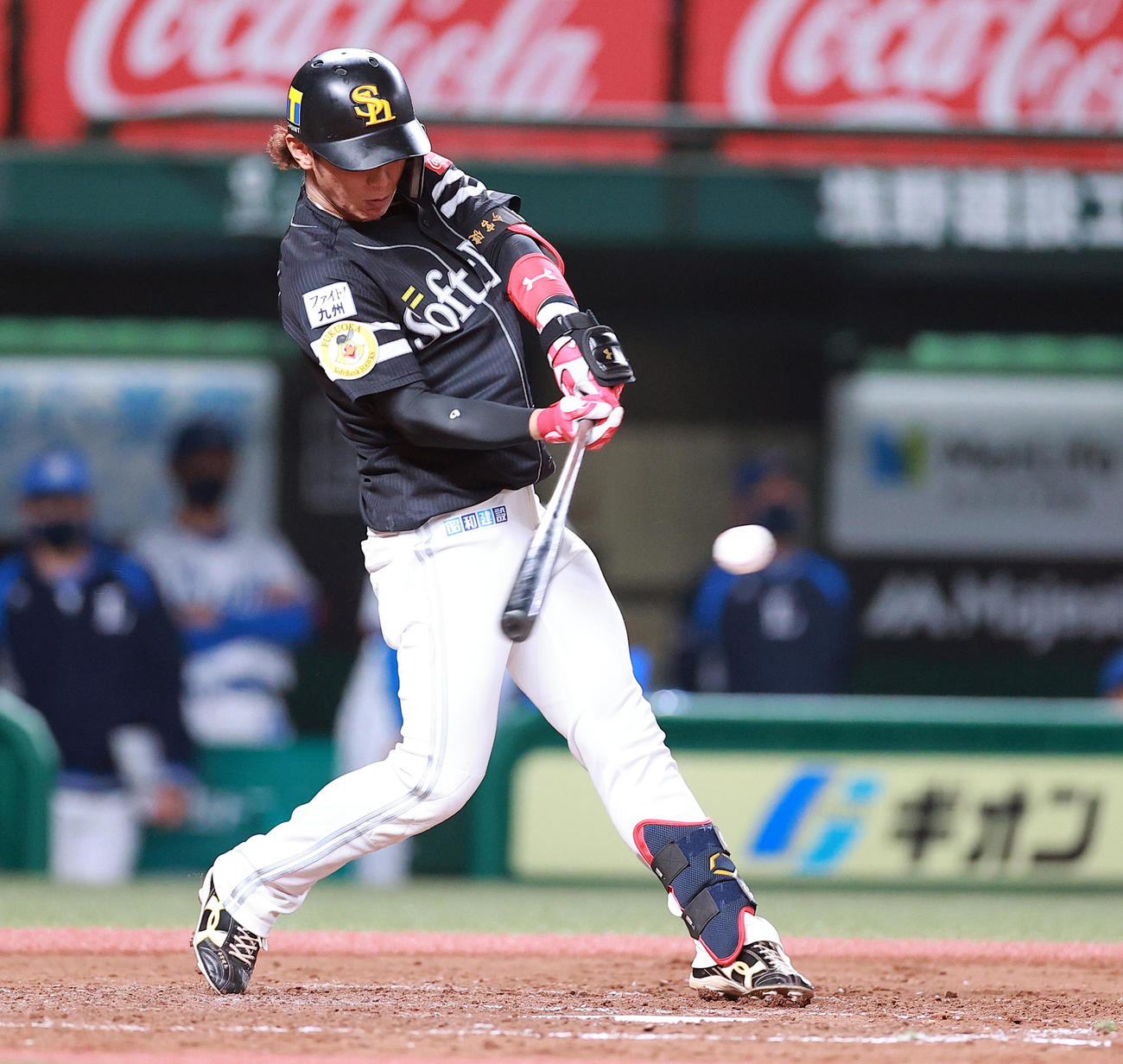 5回表2死三塁、今宮は右適時打を放つ（撮影・浅見桂子）