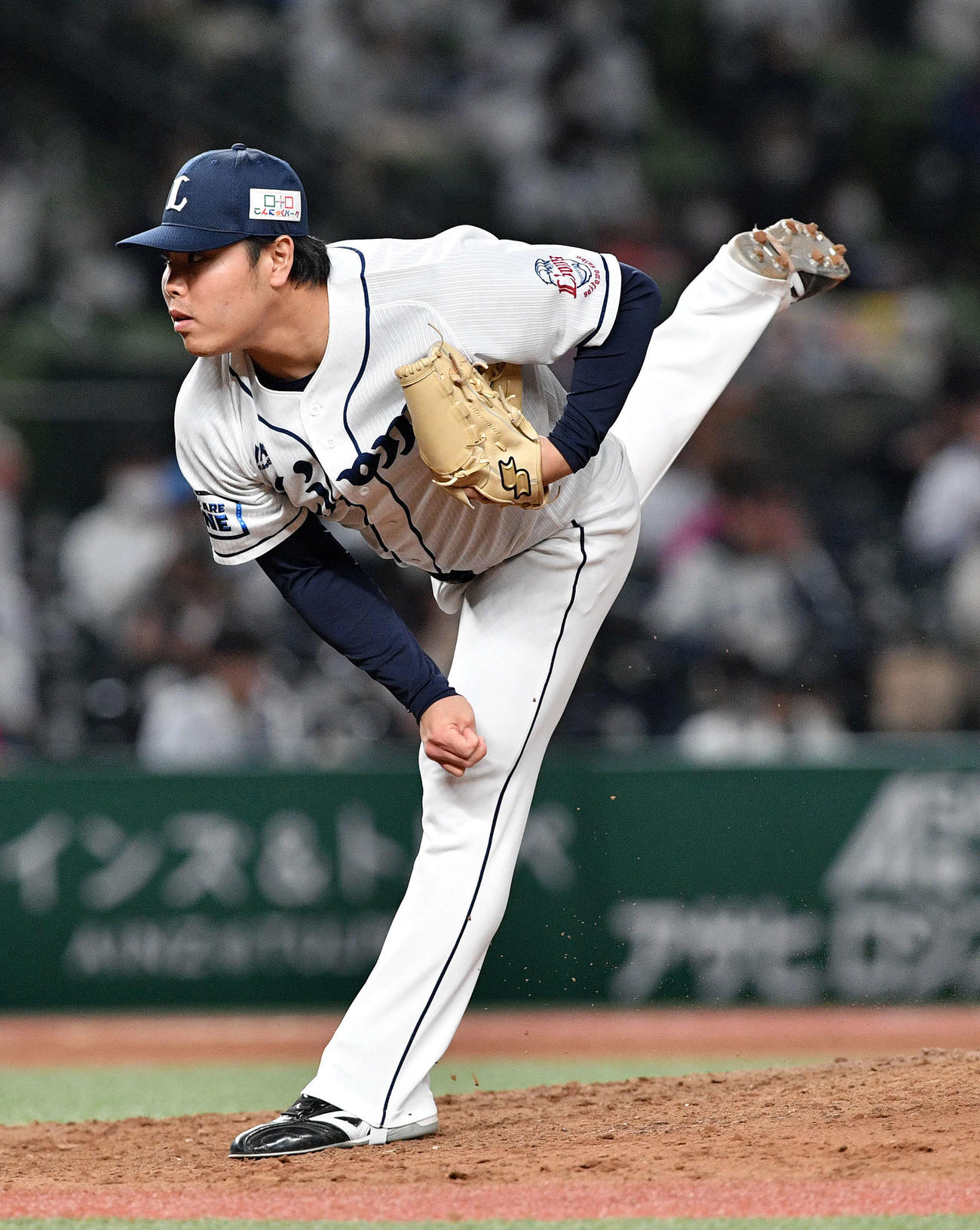 西武対ロッテ　西武4番手で投球する平良（2021年4月27日撮影）