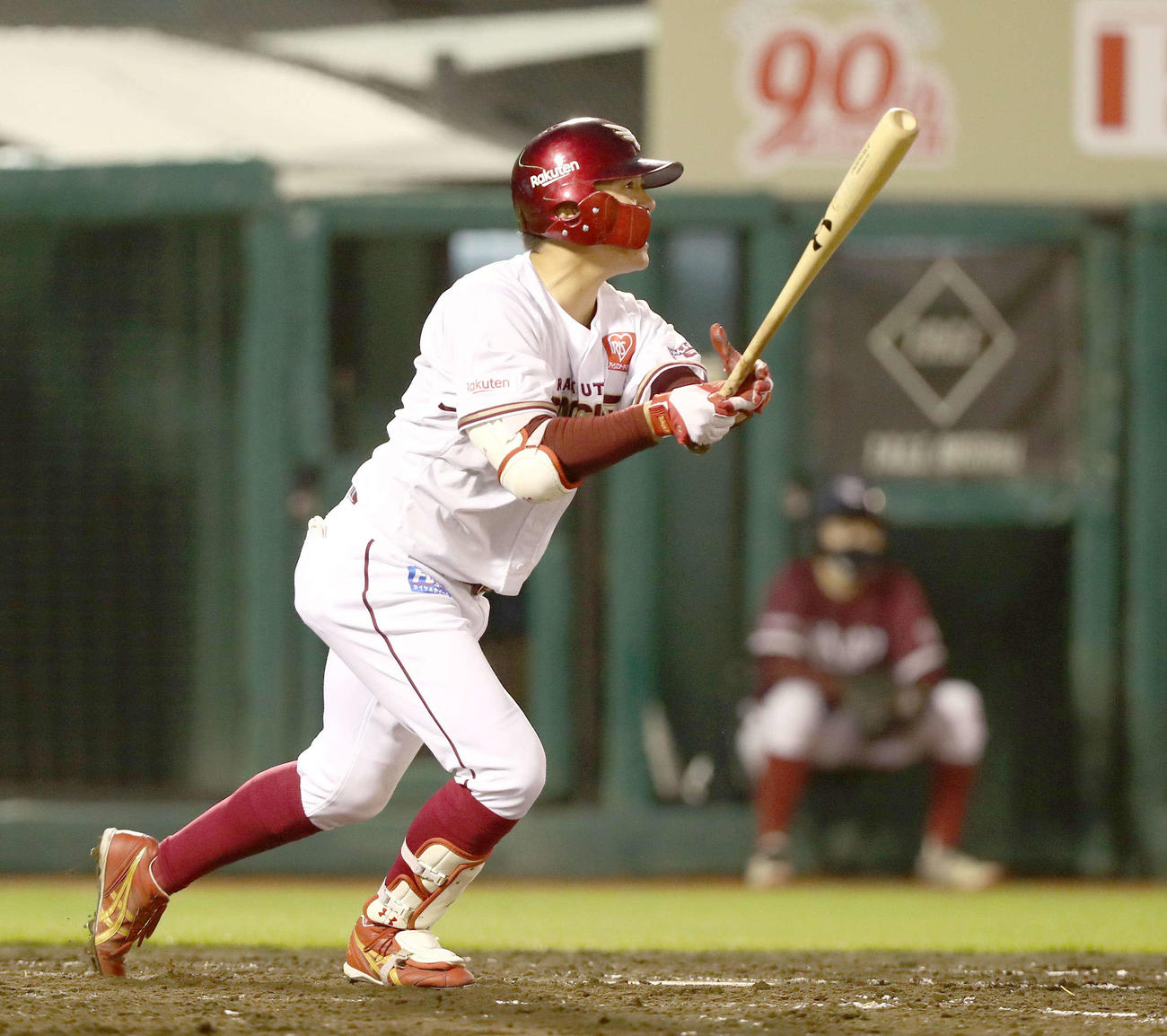 楽天対日本ハム　3回裏楽天1四一塁、右中間に適時二塁打を放つ田中貴（撮影・黒川智章）