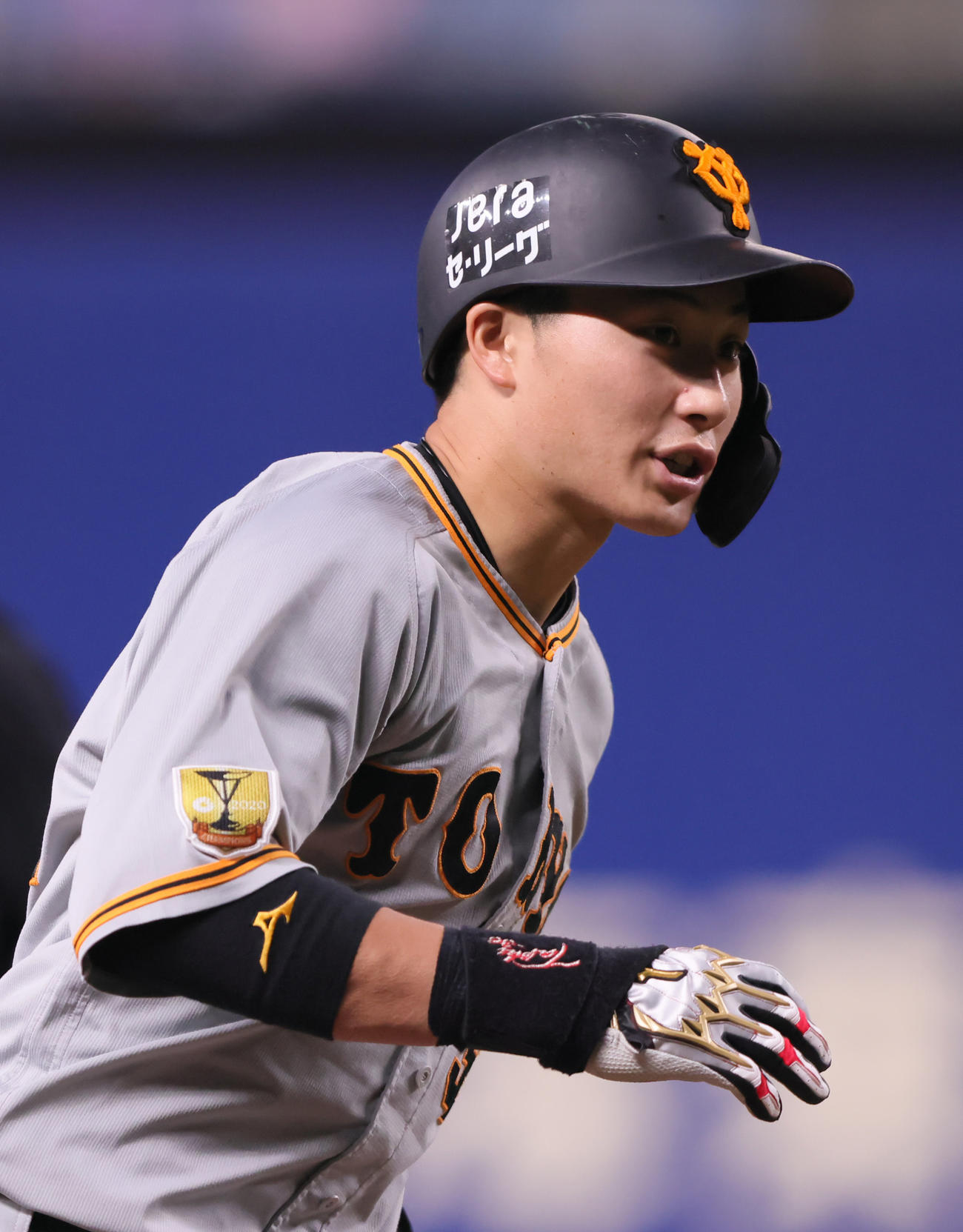 中日対巨人　5回表巨人2死、先制の本塁打を放った広岡（撮影・足立雅史）
