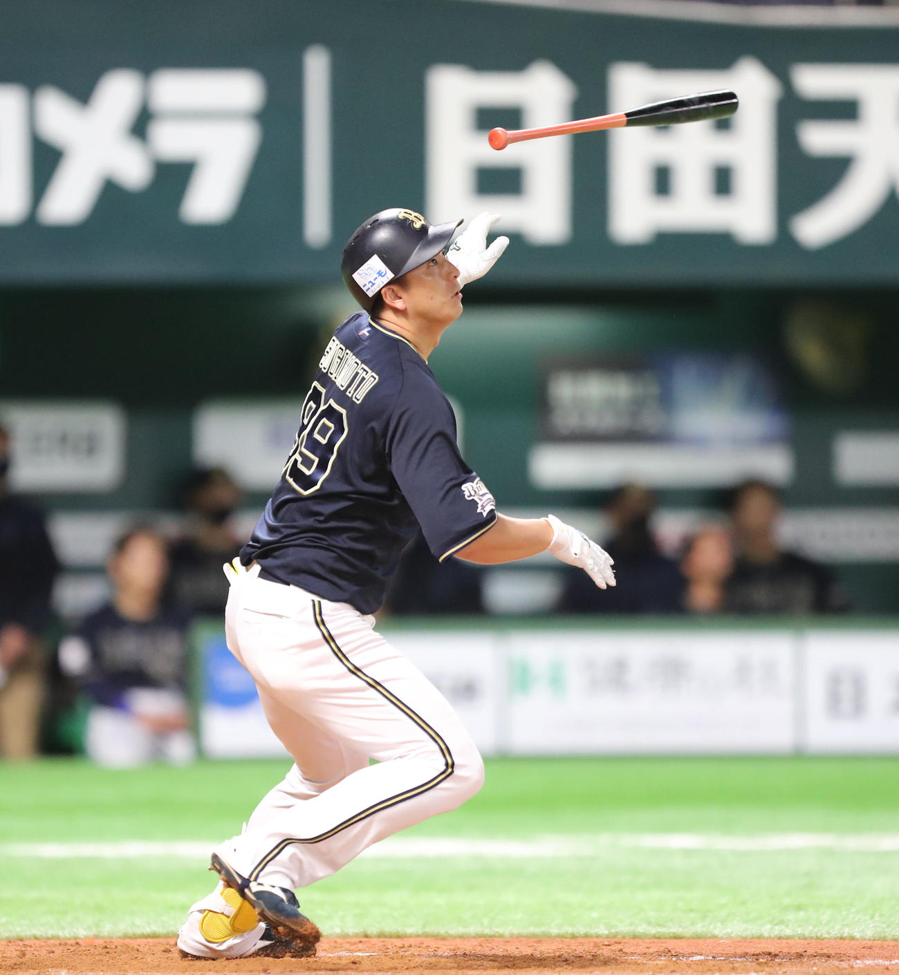 ソフトバンク対オリックス　9回表オリックス2死一塁、杉本は右中間に2点本塁打を放つ（撮影・梅根麻紀）