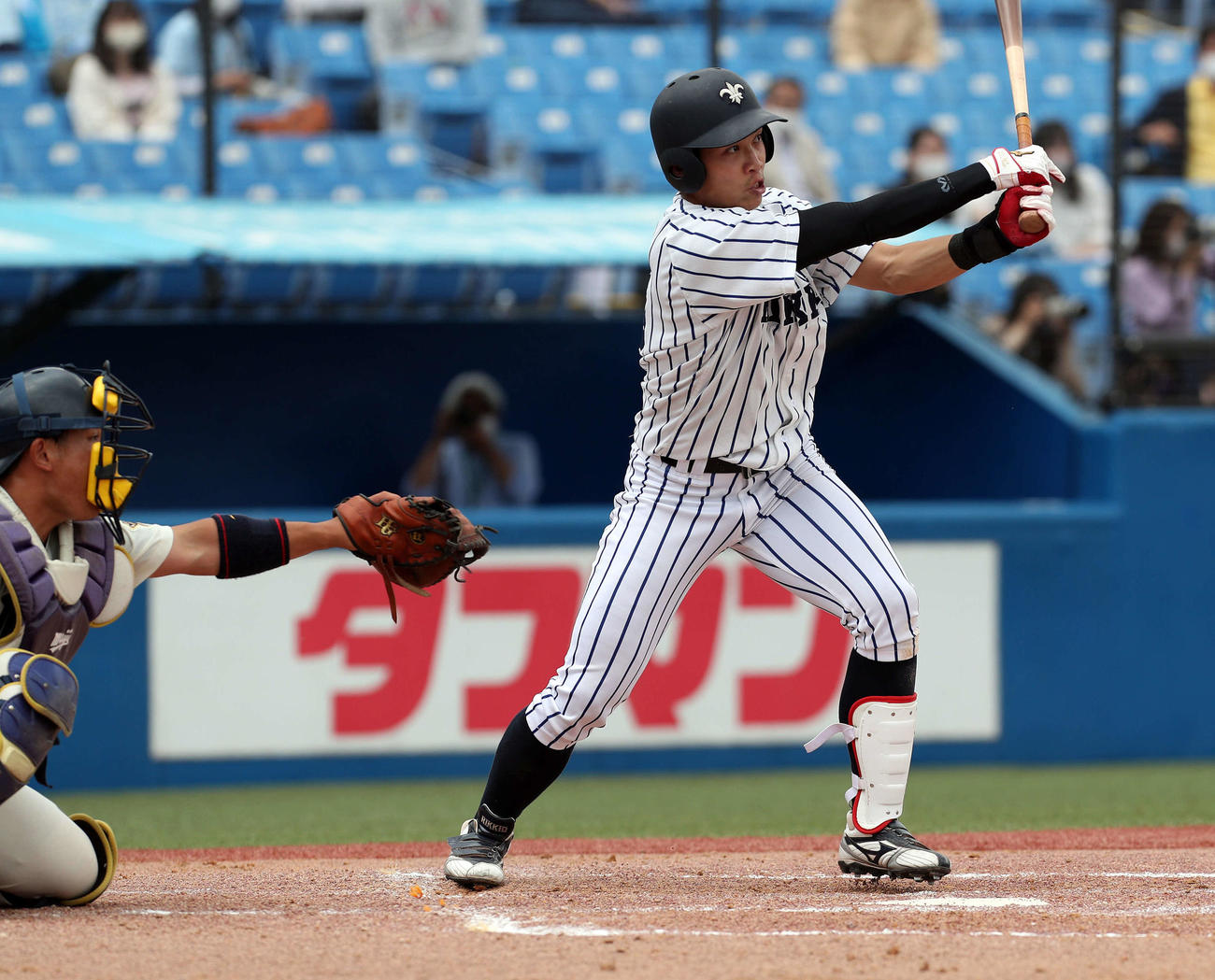 立大対明大　9回表立大2死一、二塁、右越えに逆転2点適時打を放つ太田英毅（撮影・関根直人）