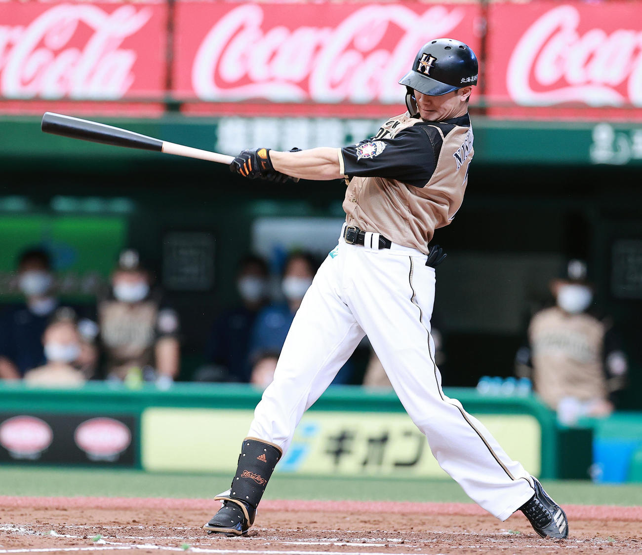 西武対日本ハム　3回表日本ハム2死二、三塁、西川は2点適時二塁打を放つ（撮影・浅見桂子）
