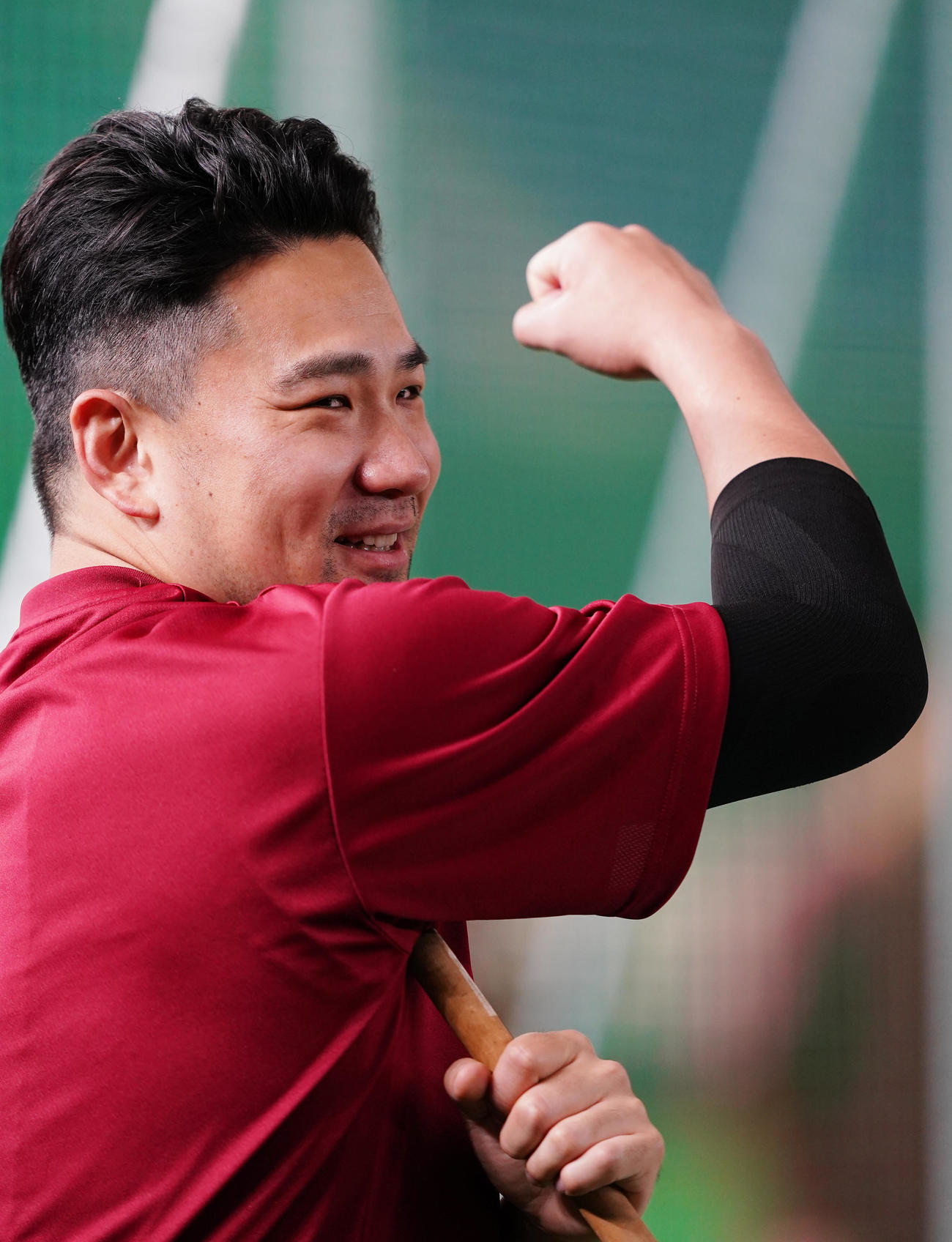 巨人対楽天　試合前、笑顔で練習をする楽天田中将（撮影・菅敏）