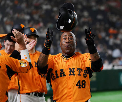 巨人ウィーラー試合を くるりんぱ 楽天岸から軽々運んだ６号３ラン プロ野球写真ニュース 日刊スポーツ