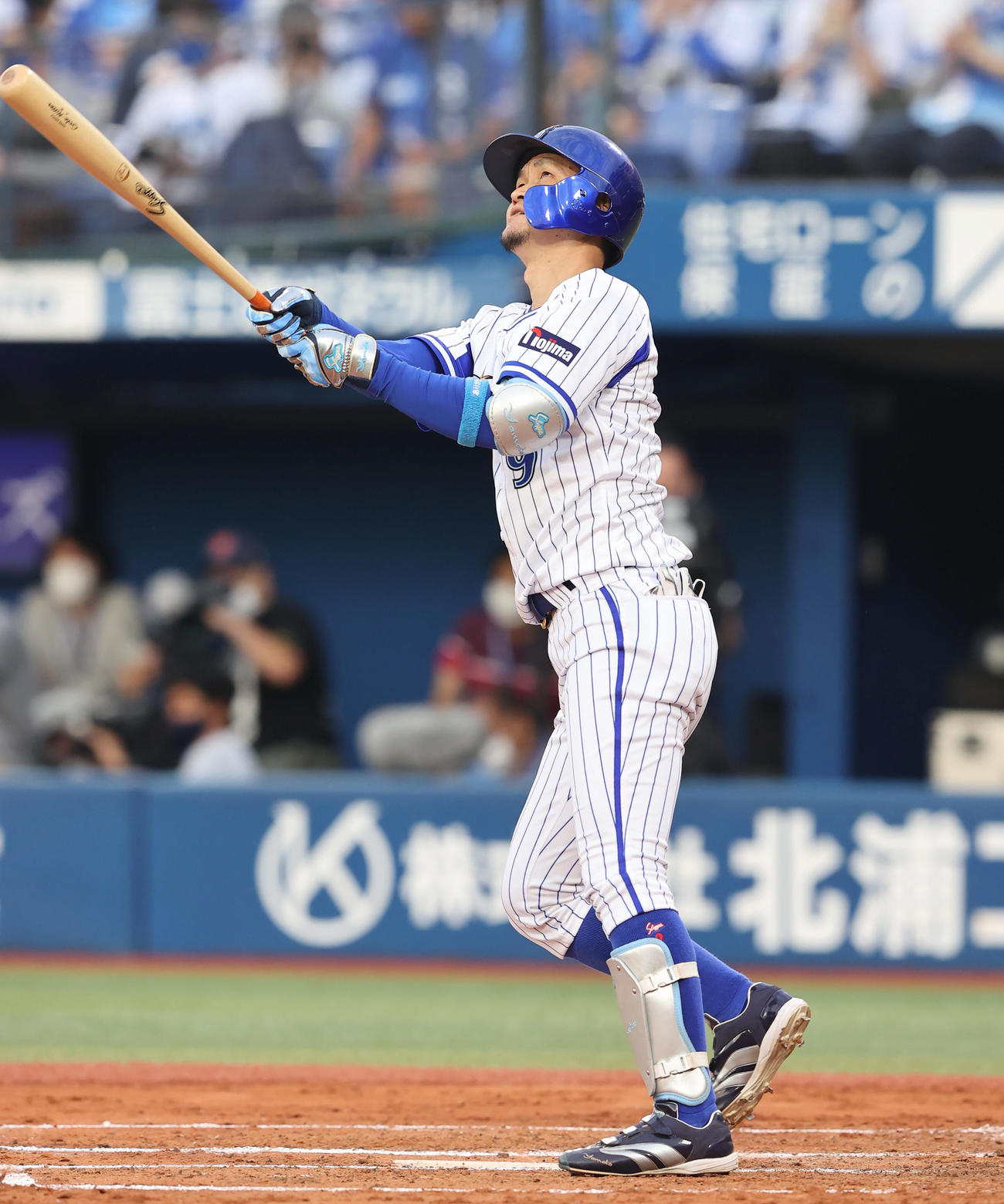 DeNA対オリックス　2回裏DeNA2死、左越えソロ本塁打を放つ大和（撮影・垰建太）