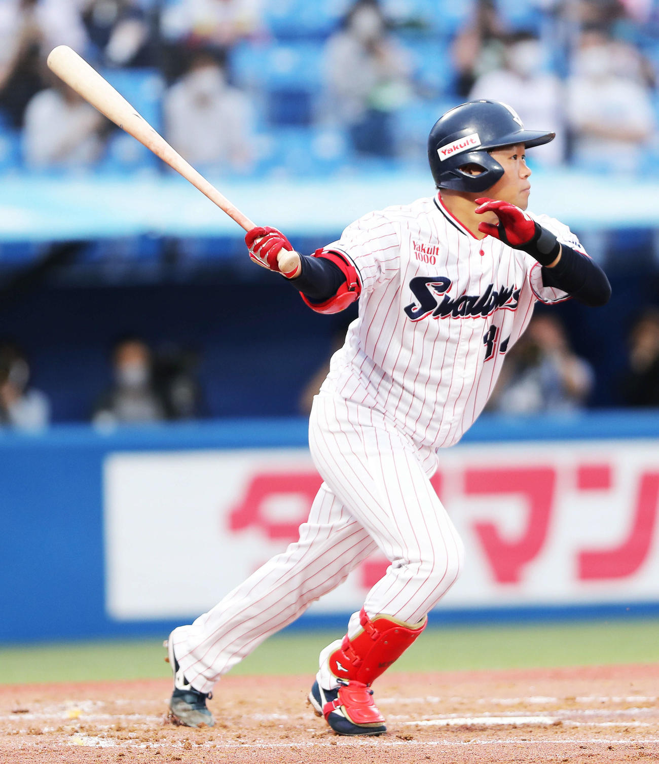 ヤクルト対日本ハム　2回裏ヤクルト1死、中前打を放つ田口（撮影・河田真司）