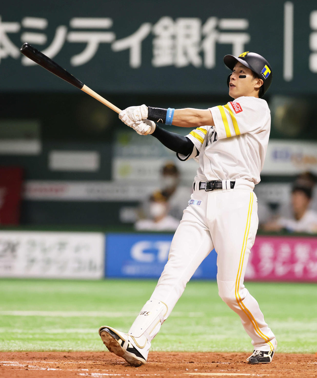 ソフトバンク対巨人　3回裏ソフトバンク2死二塁、柳田は左越え2点本塁打を放つ（撮影・足立雅史）