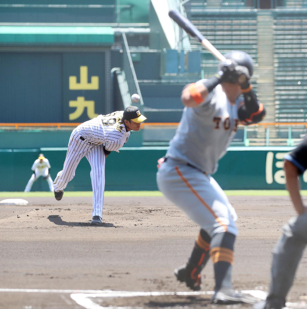 阪神対巨人　1回表巨人2死二塁、藤浪はウレーニャから三振を奪う（撮影・加藤哉）