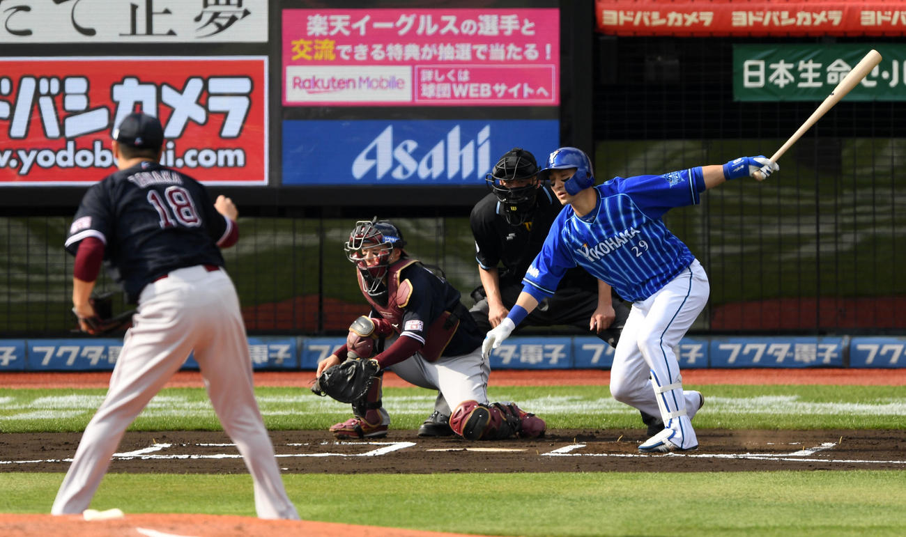 楽天対DeNA 6回表DeNA無死、伊藤光を3球三振に抑える田中将（撮影・横山健太）