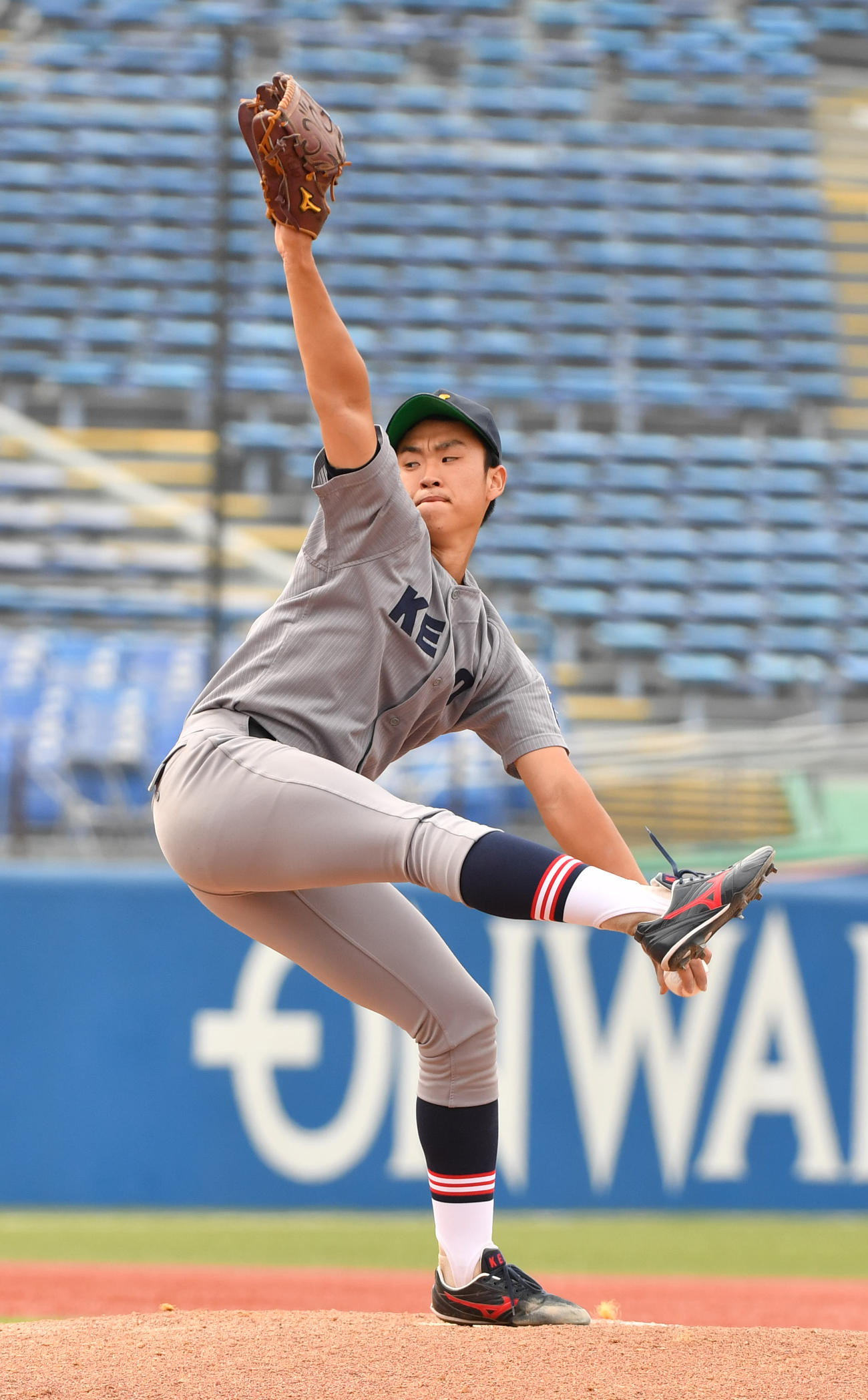 慶大対早大　7回から登板した慶大・生井（撮影・柴田隆二）