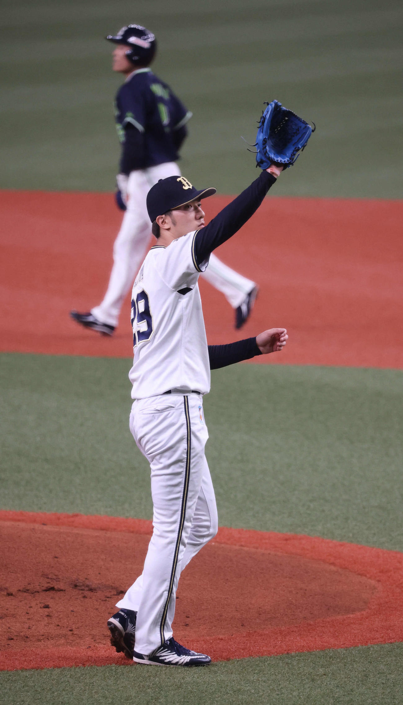 オリックス対ヤクルト　初回から制球に苦しむオリ先発の田嶋大樹（撮影・渦原淳）