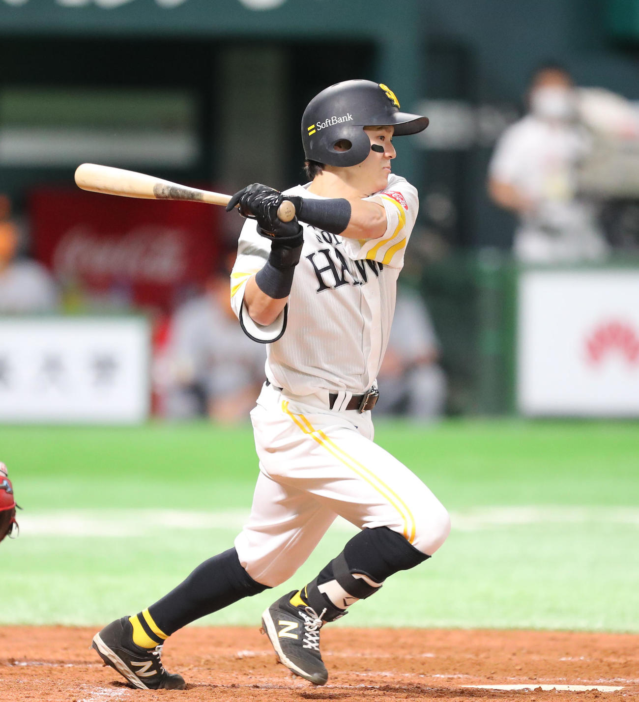 ソフトバンク対巨人　2回裏ソフトバンク2死一、三塁、牧原大成は右前に同点適時打を放つ（撮影・梅根麻紀）